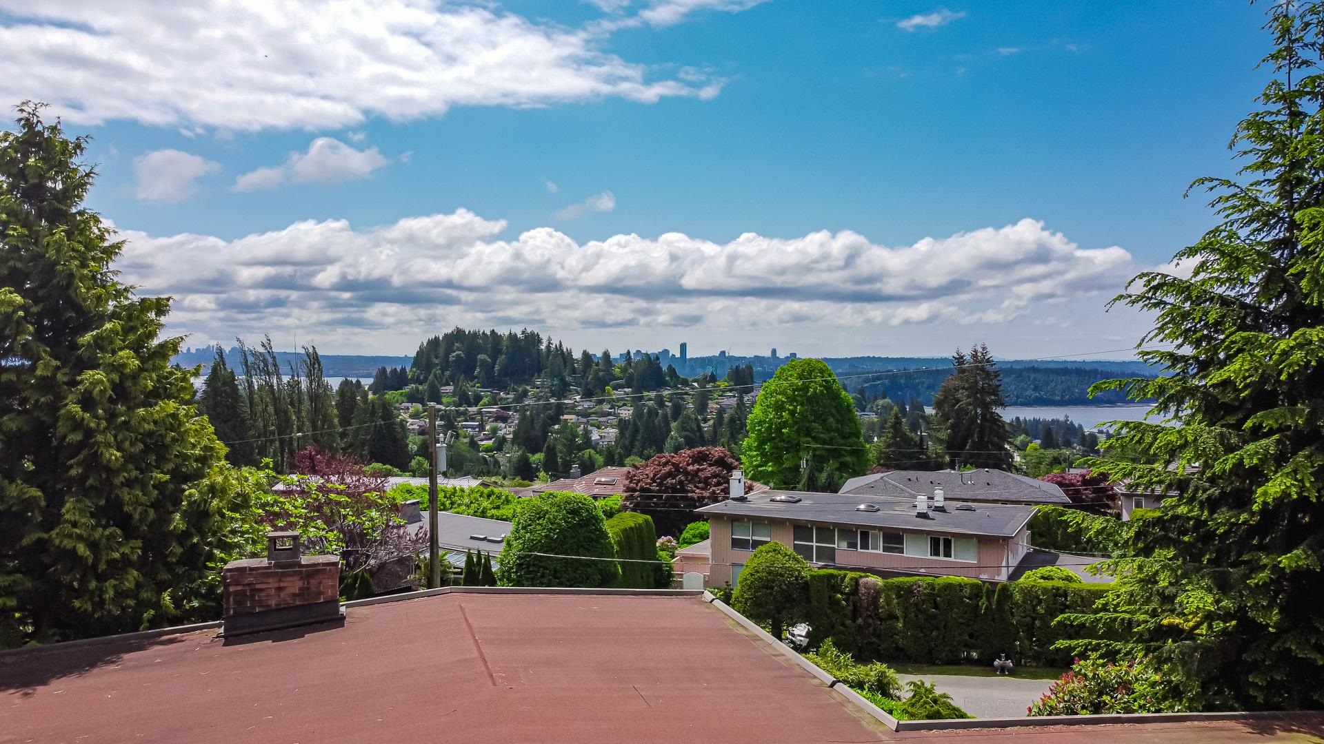 Listing image of 1085 PALMERSTON AVENUE