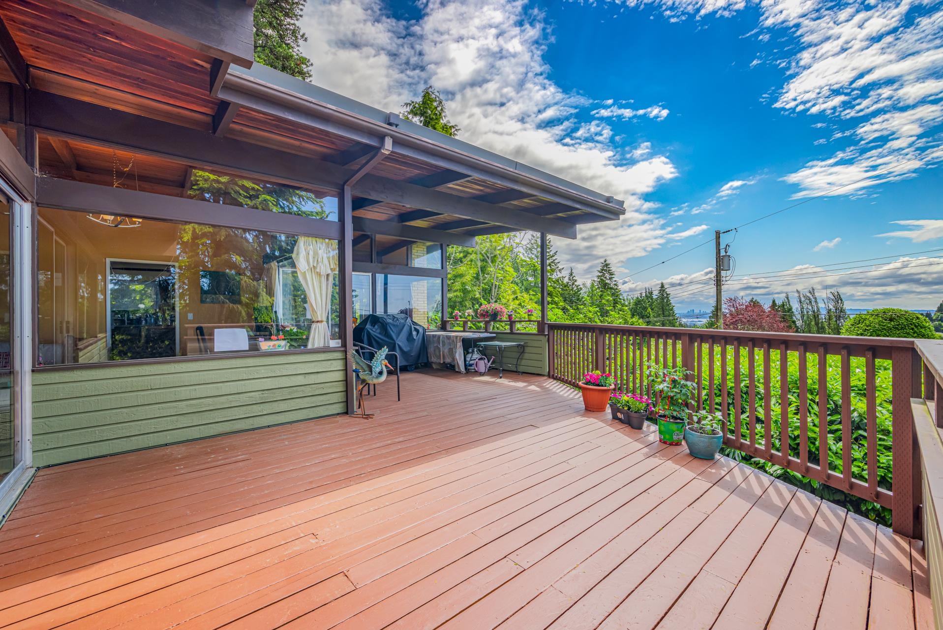 Listing image of 1085 PALMERSTON AVENUE