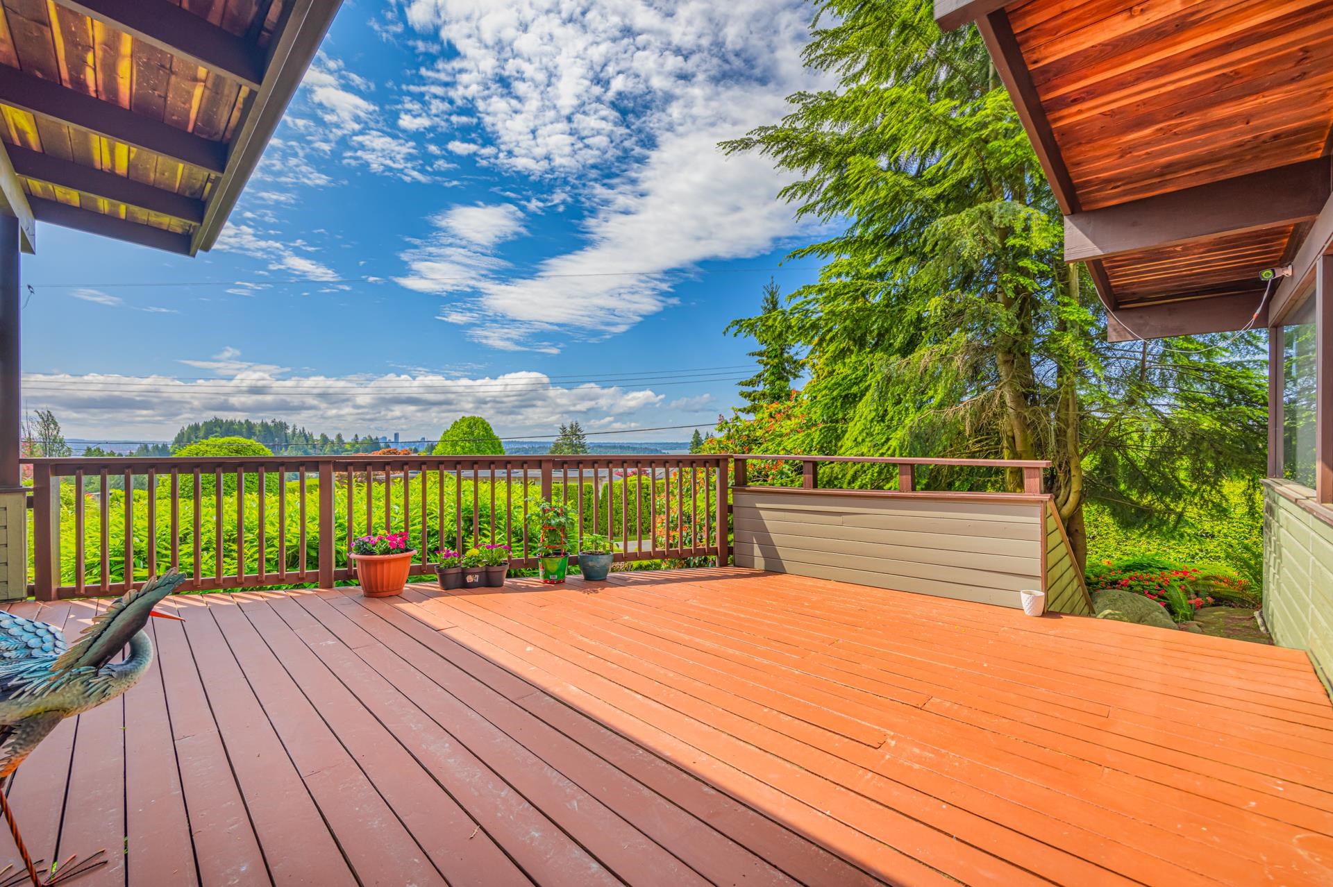 Listing image of 1085 PALMERSTON AVENUE