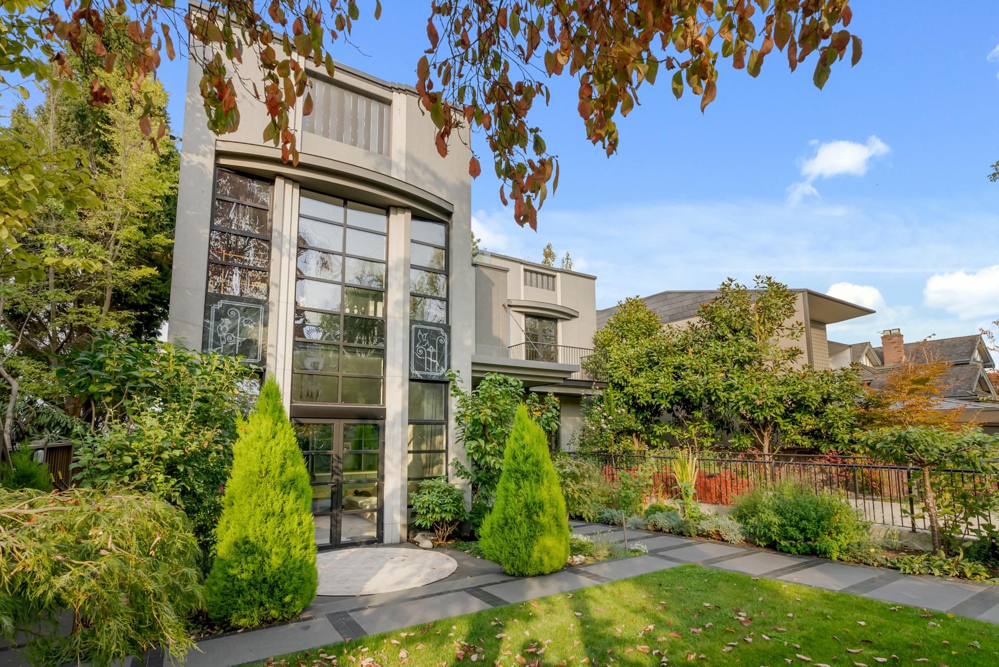 Kitsilano House/Single Family for sale:  3 bedroom 4,309 sq.ft. (Listed 2023-04-12)