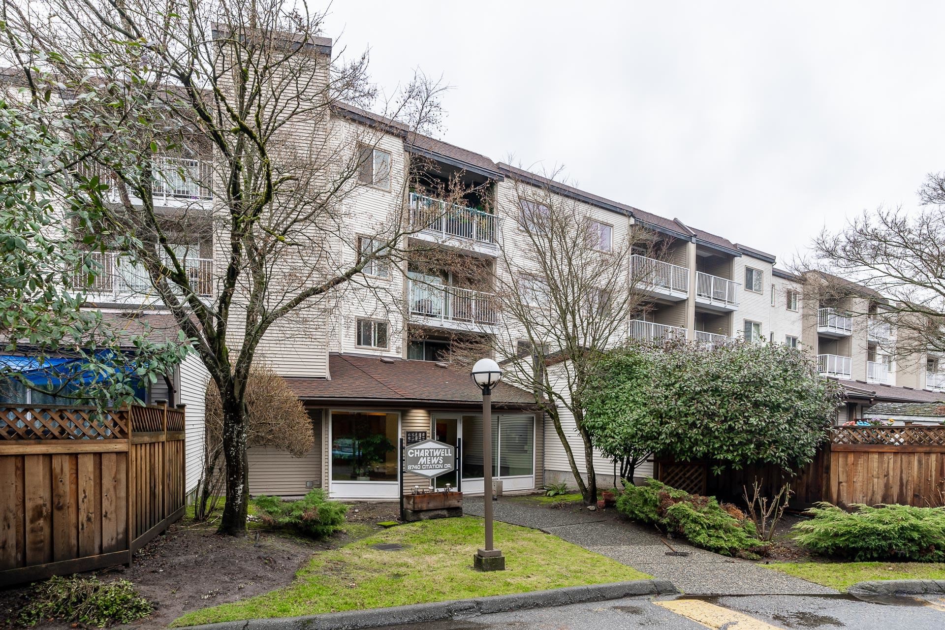 Brighouse Apartment/Condo for sale:  2 bedroom 860 sq.ft. (Listed 2023-01-18)