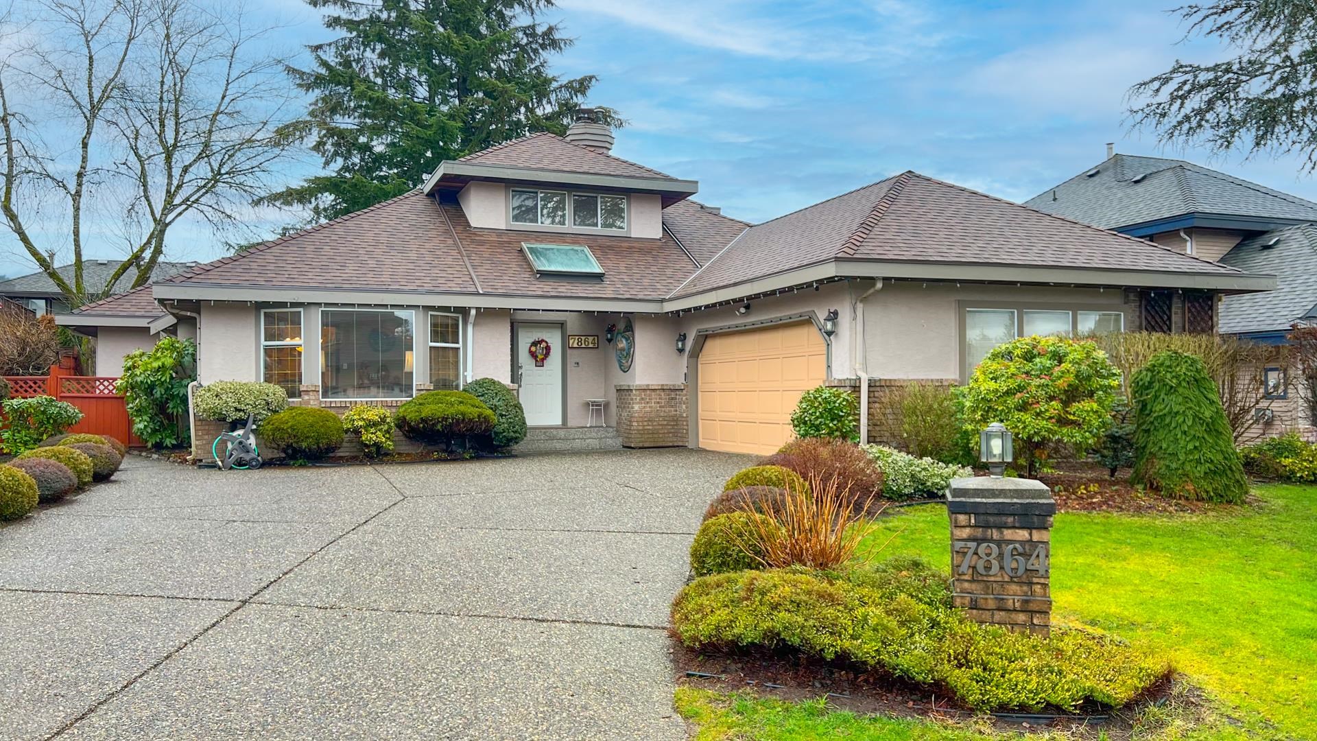 sold-7864-163a-street-surrey-bc-zealty