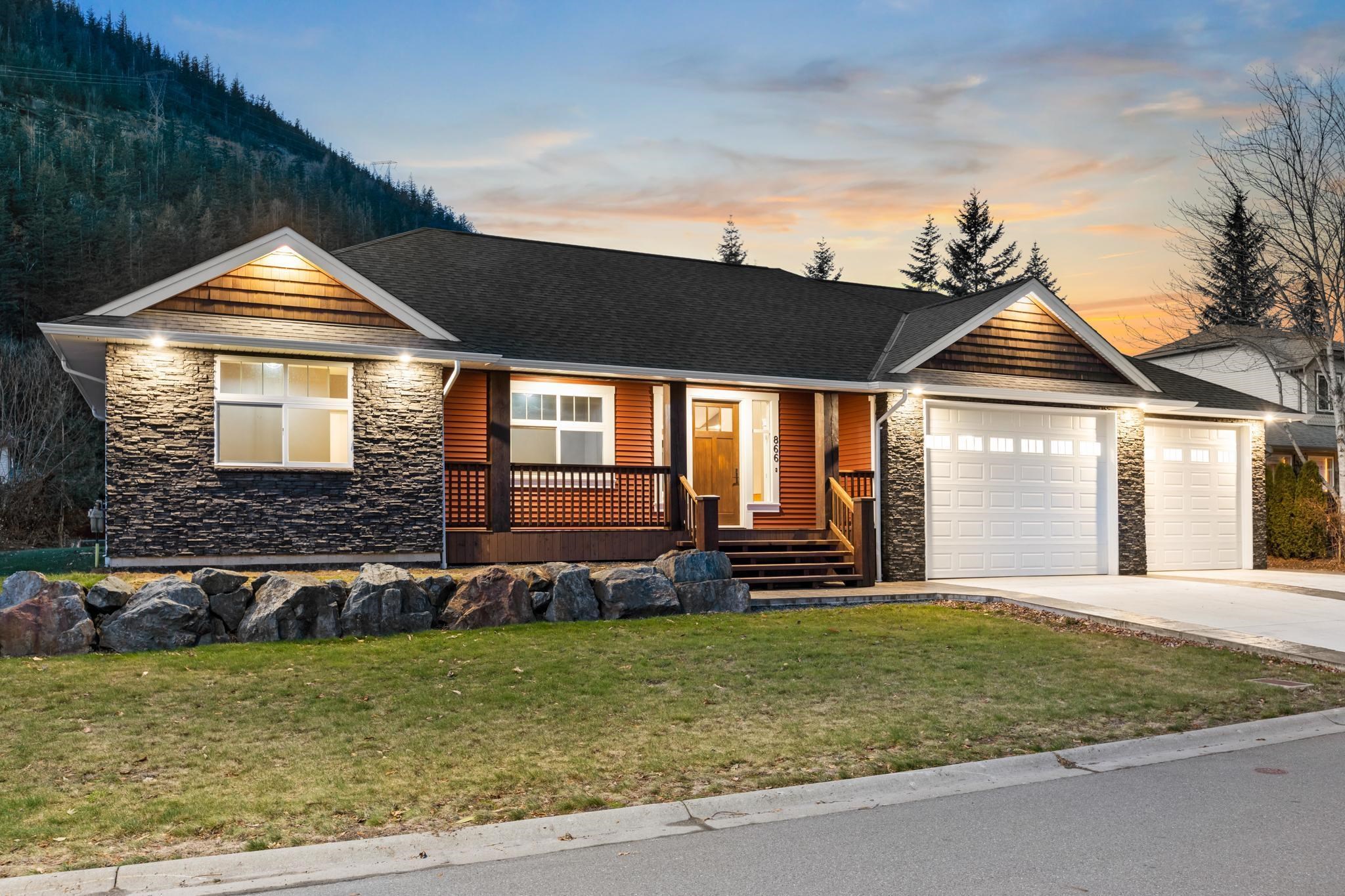 Harrison Hot Springs House/Single Family for sale:  3 bedroom 1,679 sq.ft. (Listed 2023-01-24)