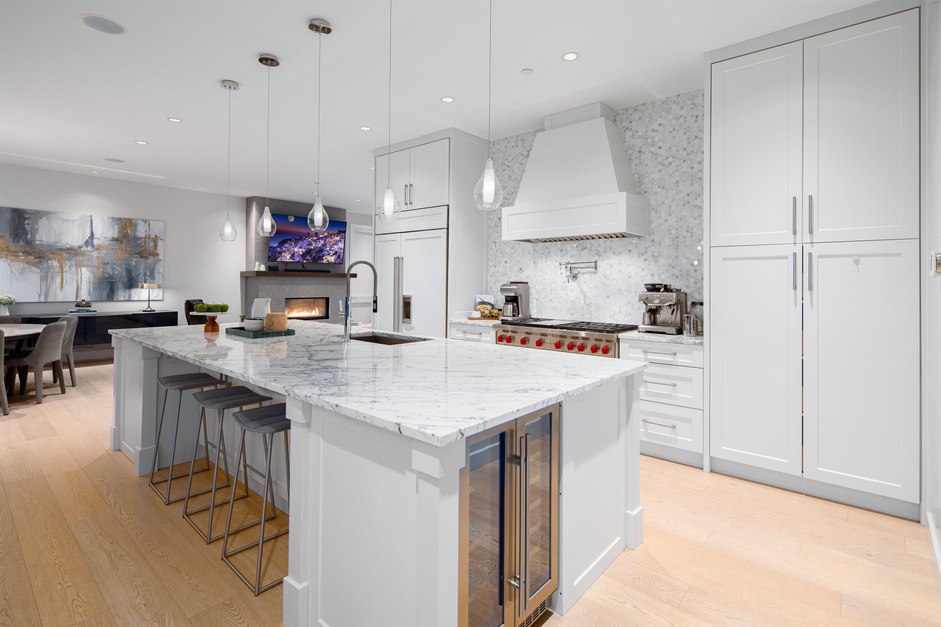 Listing image of 2505 PALMERSTON AVENUE