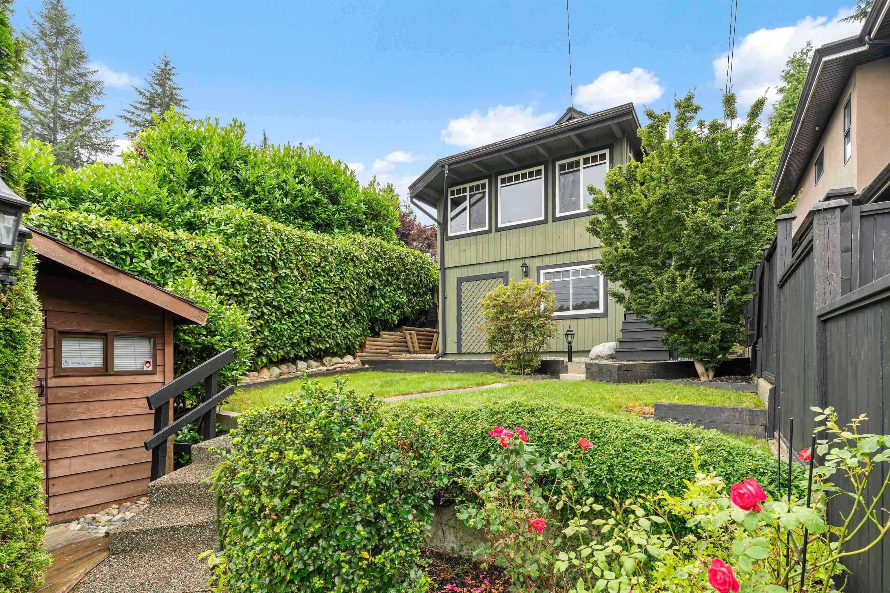 Deep Cove House/Single Family for sale:  3 bedroom 1,670 sq.ft. (Listed 2023-01-26)
