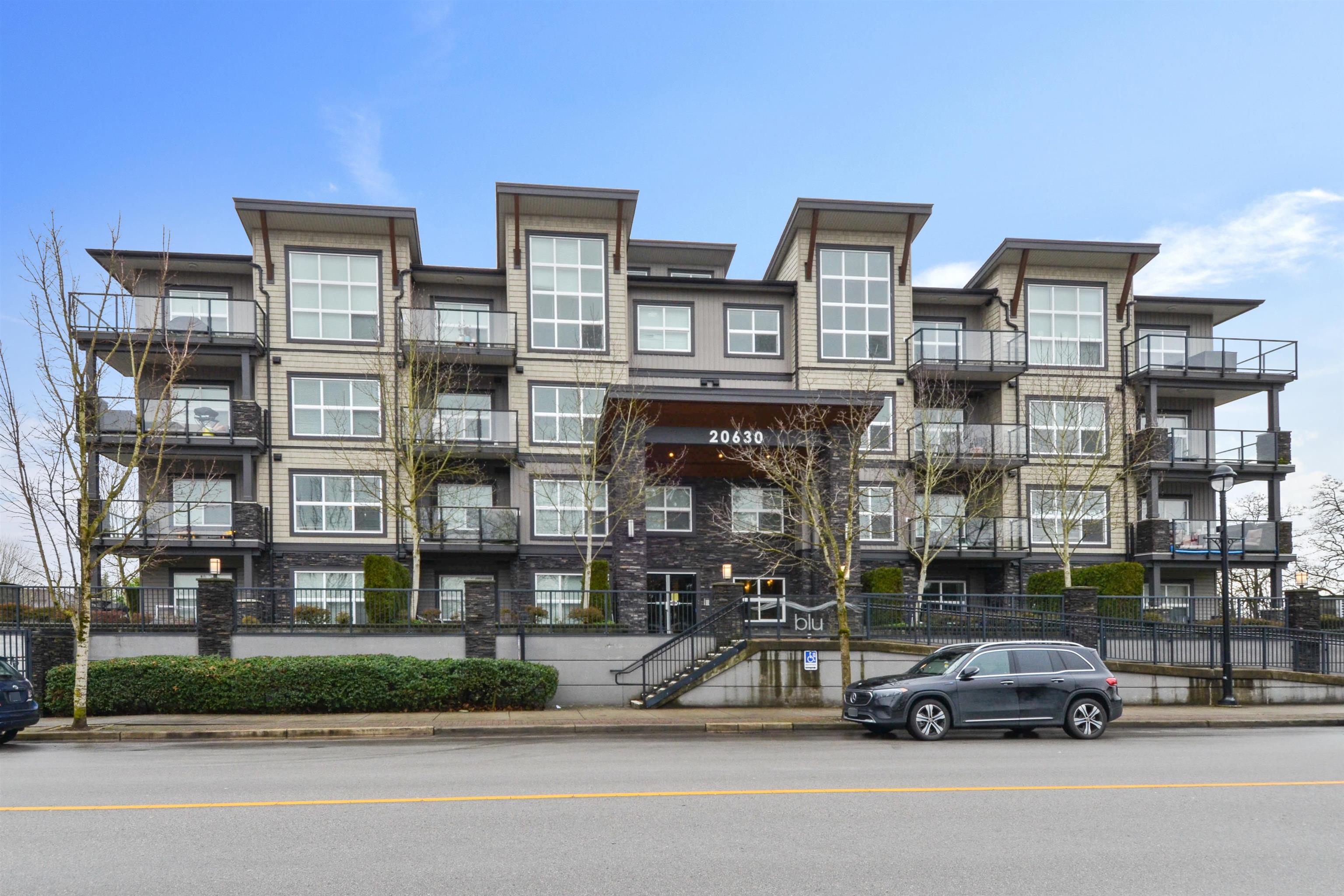 Langley City Apartment/Condo for sale: BLU 2 bedroom  Granite Countertop, Laminate Floors 1,039 sq.ft. (Listed 2023-01-27)