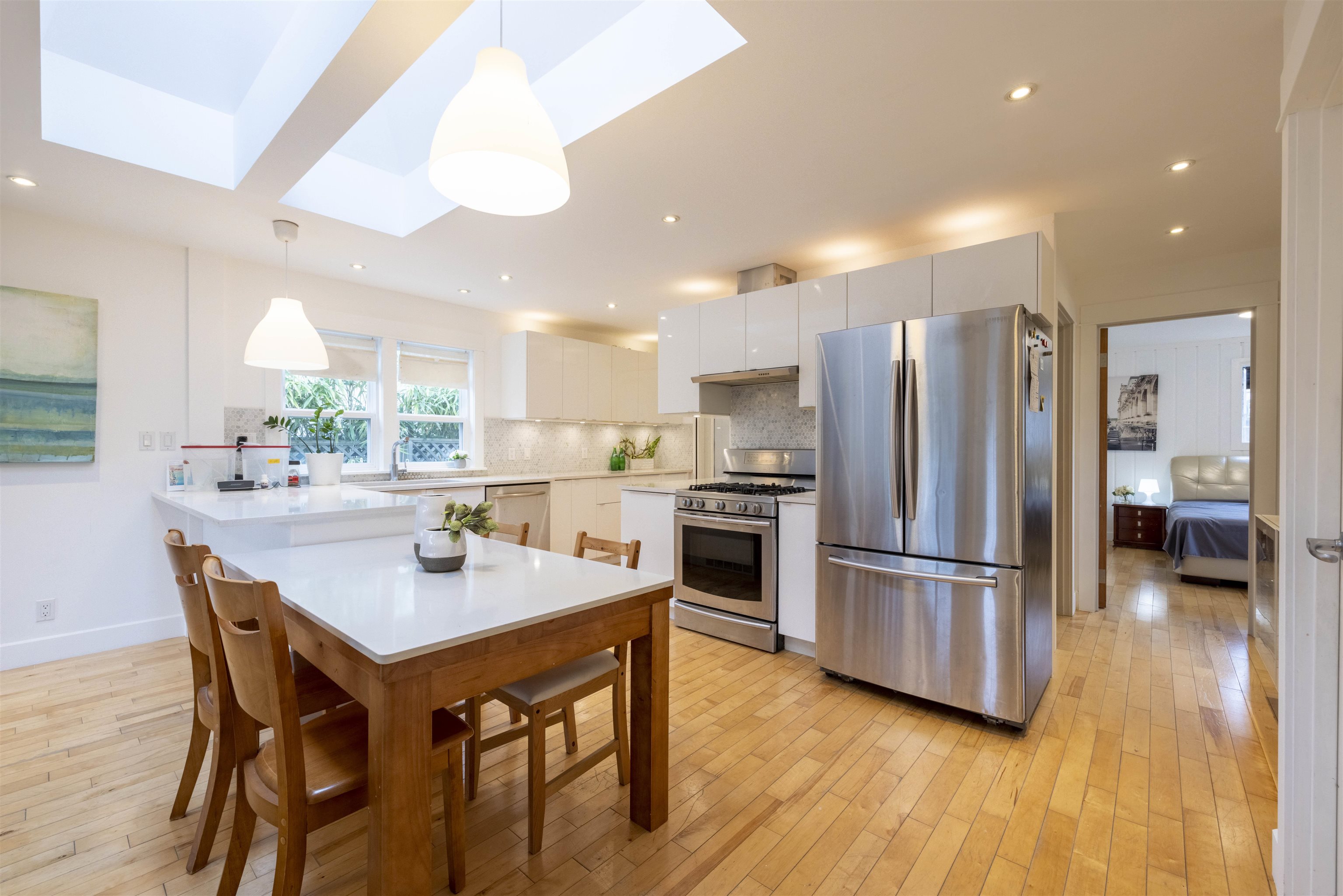 Sold 931 SPERLING AVENUE, Burnaby, BC Zealty