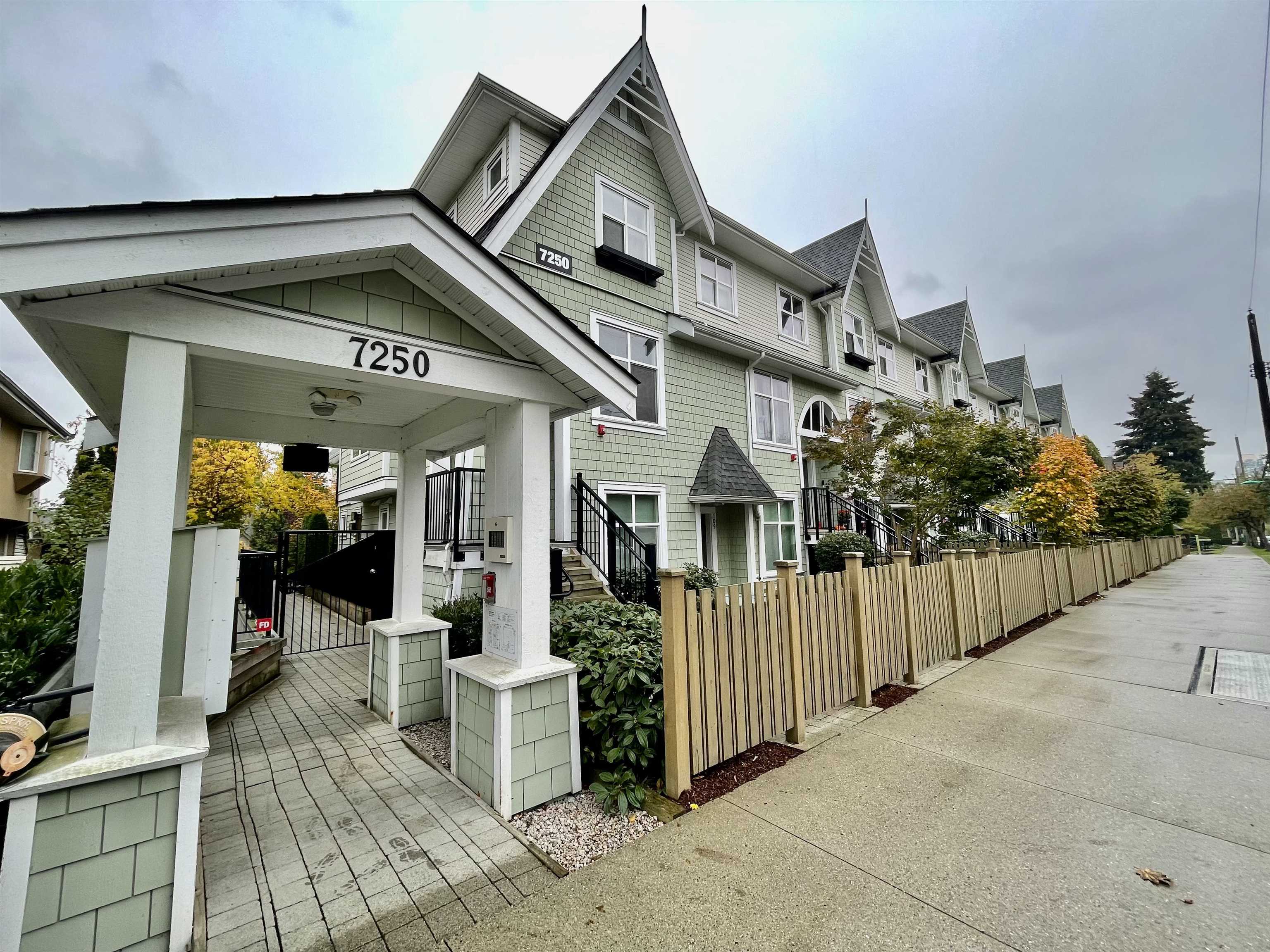 Edmonds BE Townhouse for sale:  3 bedroom 1,162 sq.ft. (Listed 2023-02-02)