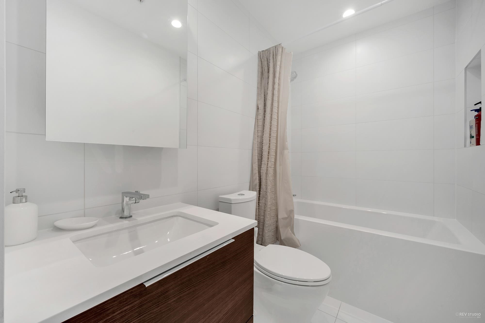 Wilson Lam Realtor, 3203-450 WESTVIEW STREET, Coquitlam, British Columbia V3K 0G3, 1 Bedroom, 1 Bathroom, Residential Attached,For Sale ,R2750972