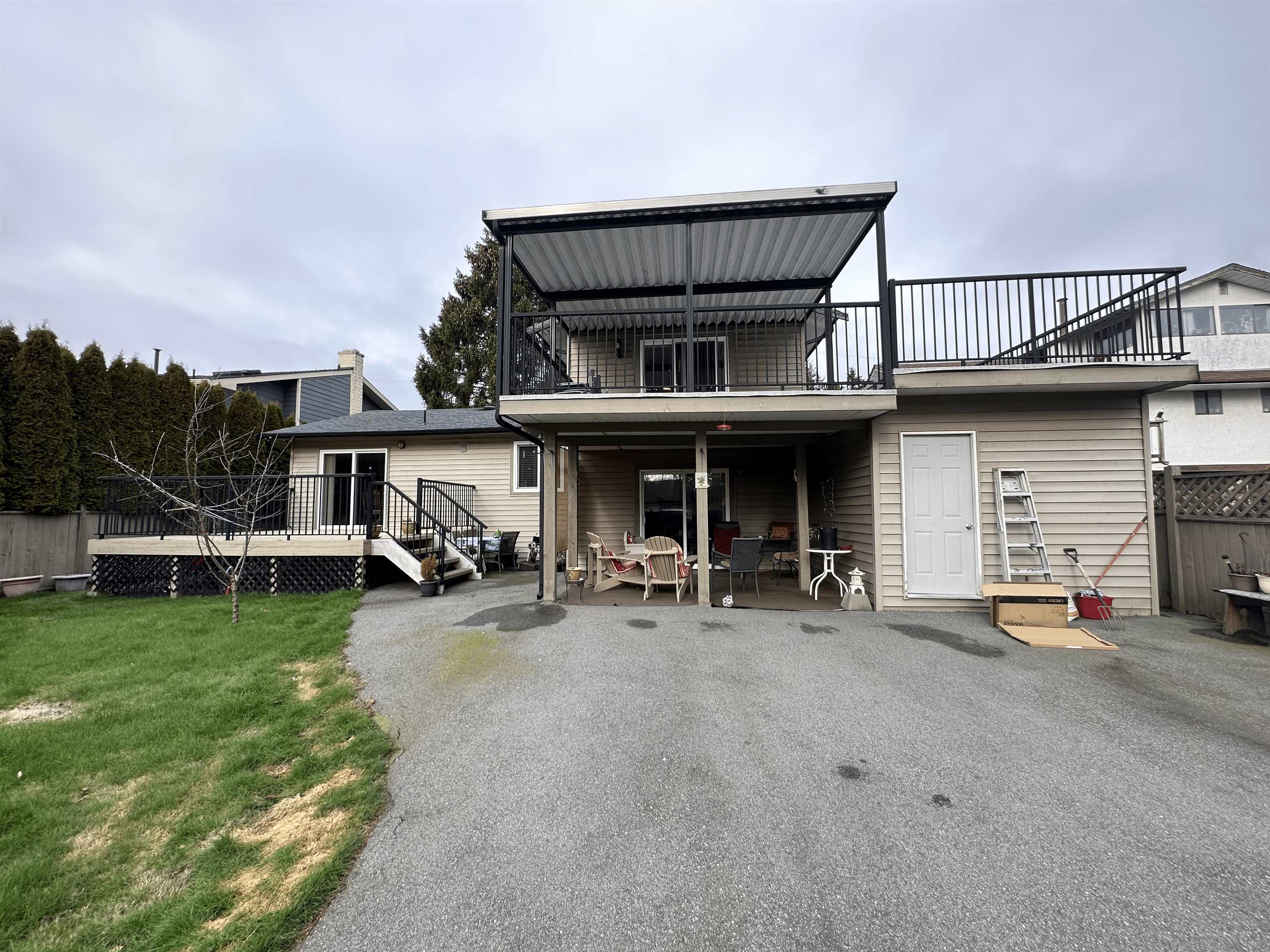 14426 16A AVENUE, Surrey, British Columbia, 3 Bedrooms Bedrooms, ,2 BathroomsBathrooms,Residential Detached,For Sale,R2751502