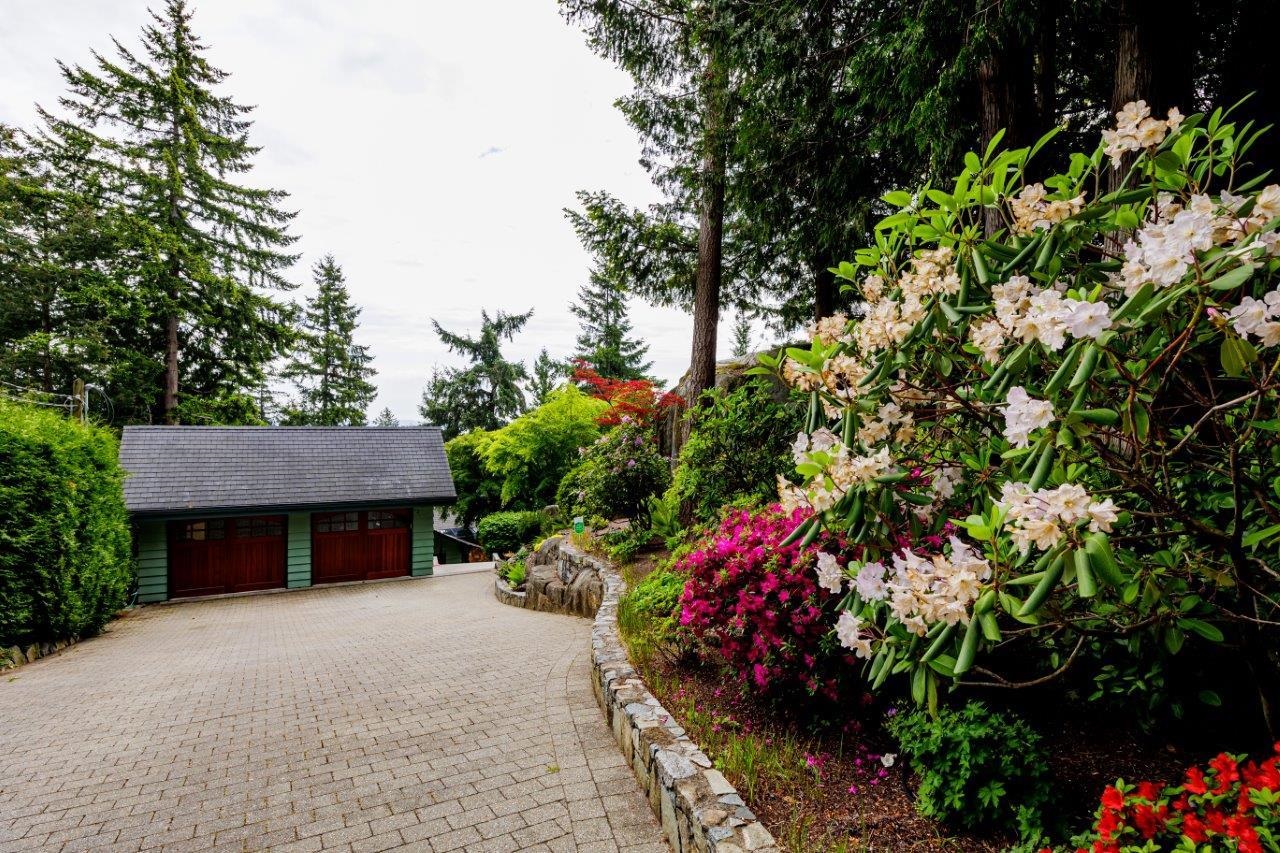 4044 Almondel Rd, West Vancouver, BC