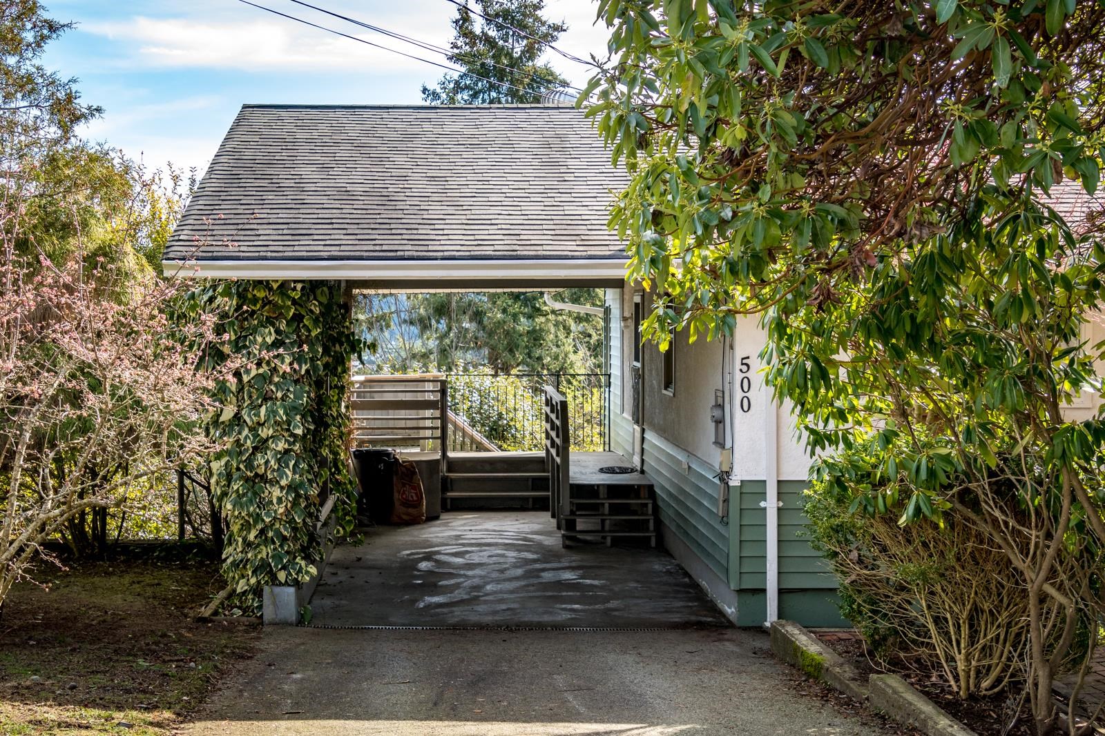 covered parking in the carport