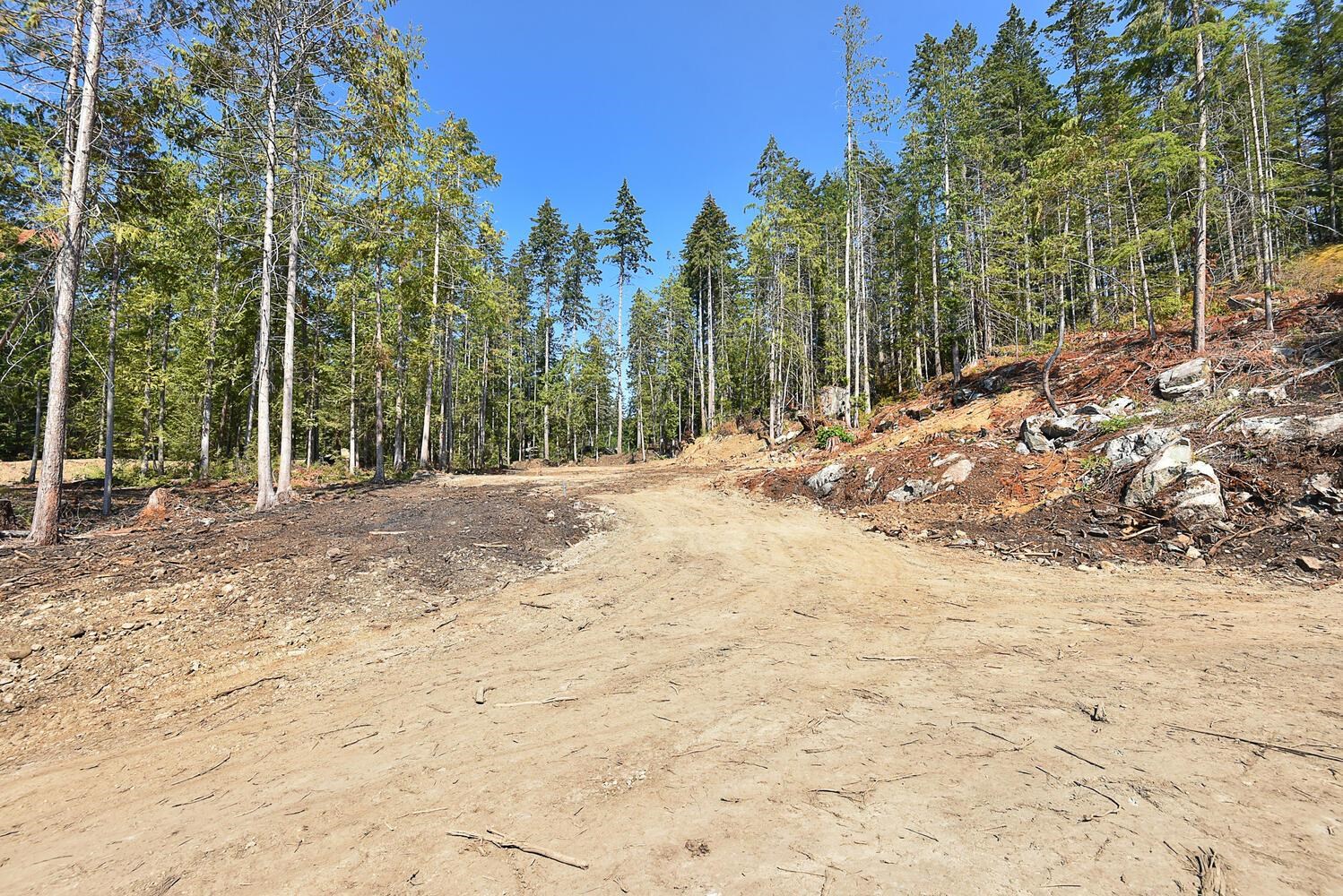 Wilson Lam Realtor, LOT 4 REDROOFFS, Halfmoon Bay, British Columbia V7Z 1A1, Land Only,For Sale ,R2755794
