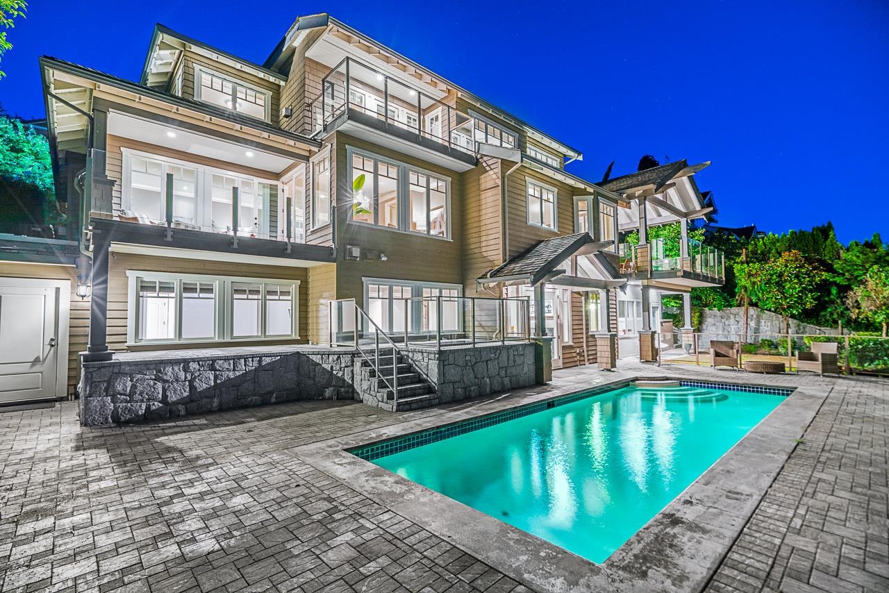 2428 Chippendale Rd, West Vancouver, BC