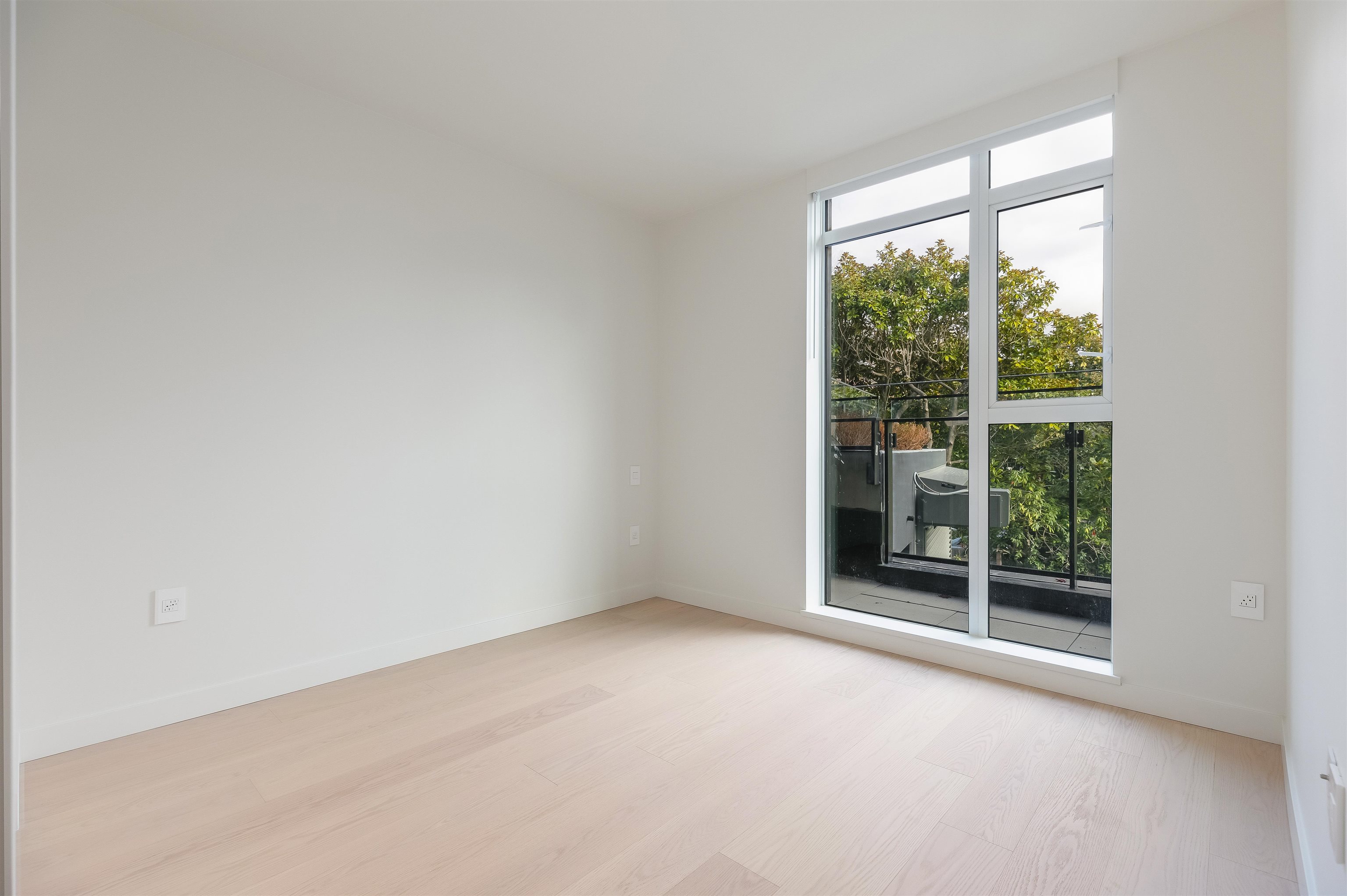 Wilson Lam Realtor, 303-3596 28TH AVENUE, Vancouver, British Columbia V6S 2G5, 2 Bedrooms, 2 Bathrooms, Residential Attached,For Sale ,R2758670