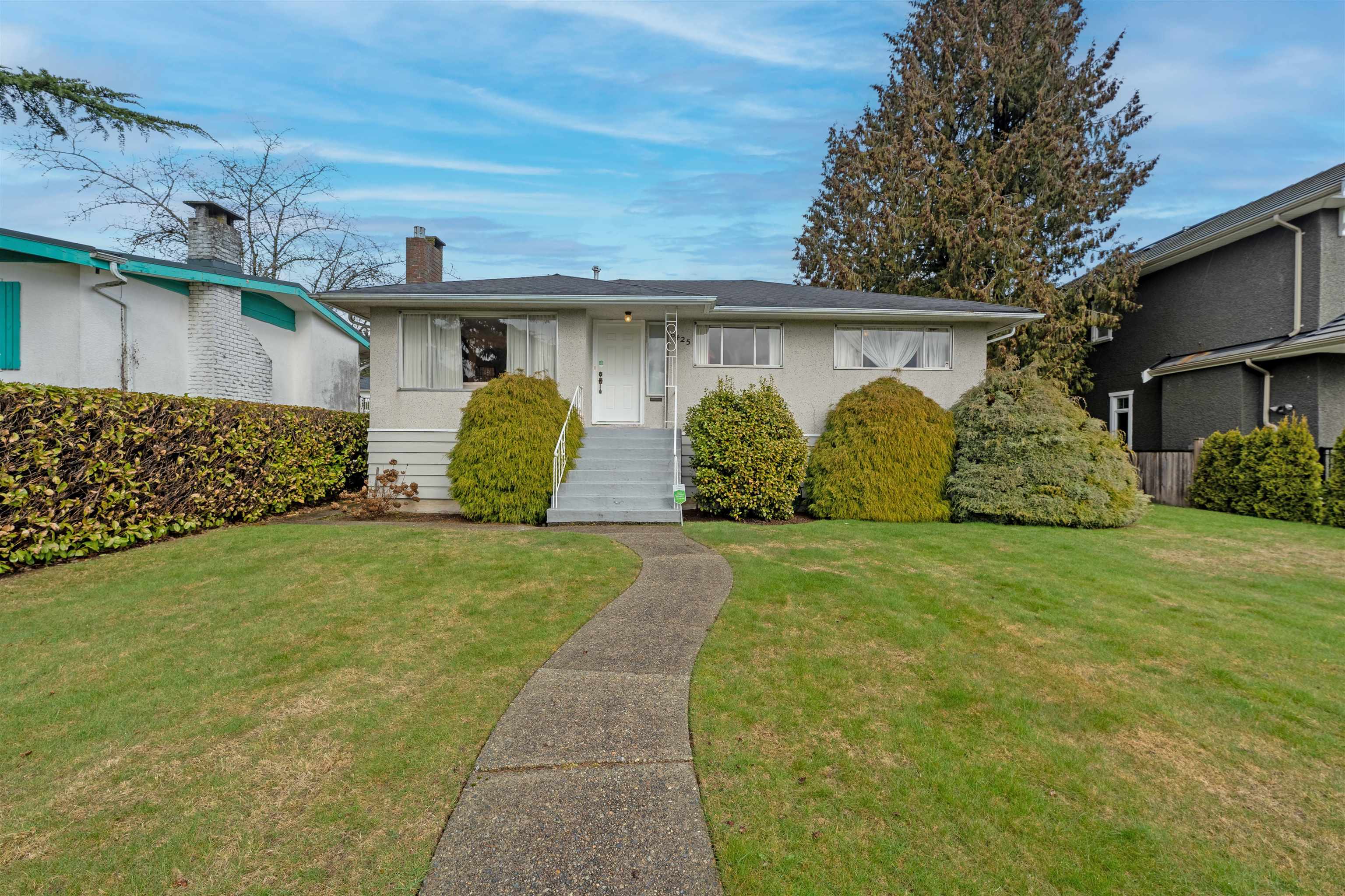 6425 Charles St, Burnaby, BC