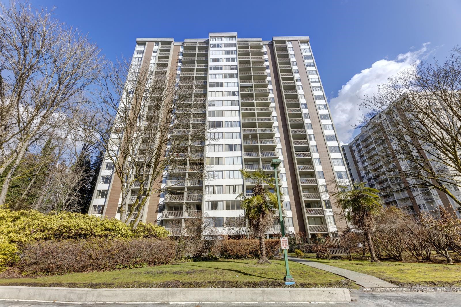Listing image of 1004 2008 FULLERTON AVENUE