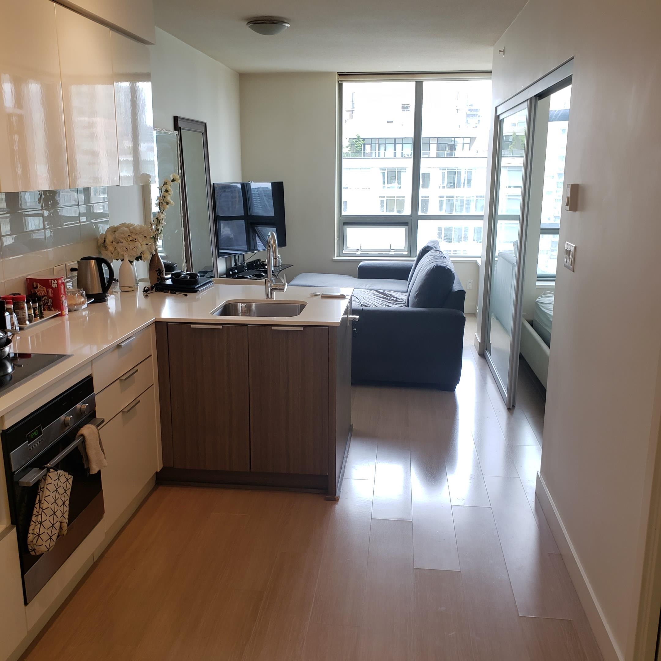 Wilson Lam Realtor, 1705-1308 HORNBY STREET, Vancouver, British Columbia V6Z 0C5, 1 Bedroom, 1 Bathroom, Residential Attached,For Sale ,R2759932