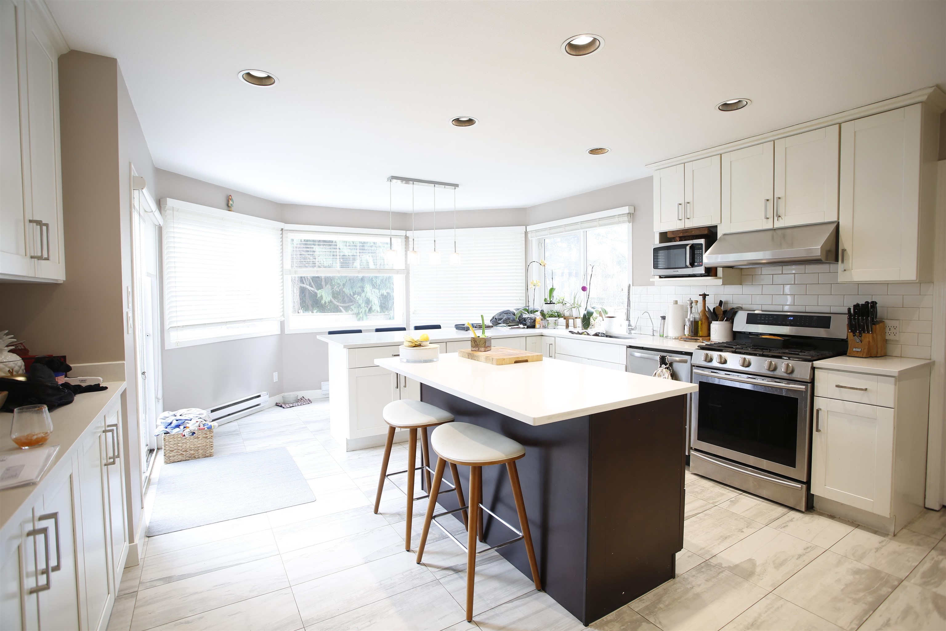 13572 14A AVENUE, Surrey, British Columbia V4A 9E7, 4 Bedrooms Bedrooms, ,3 BathroomsBathrooms,Residential Detached,For Sale,R2760134