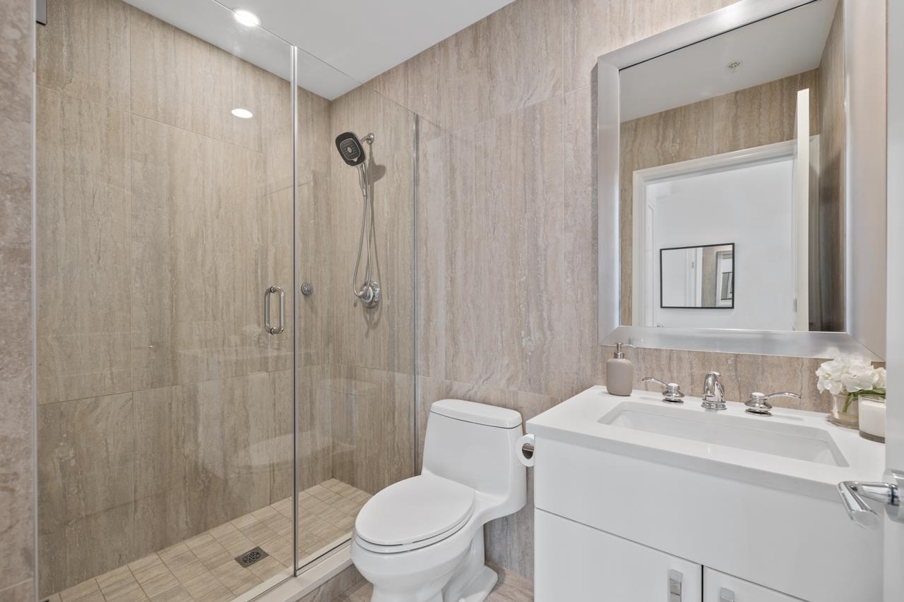 Listing image of 412 175 VICTORY SHIP WAY