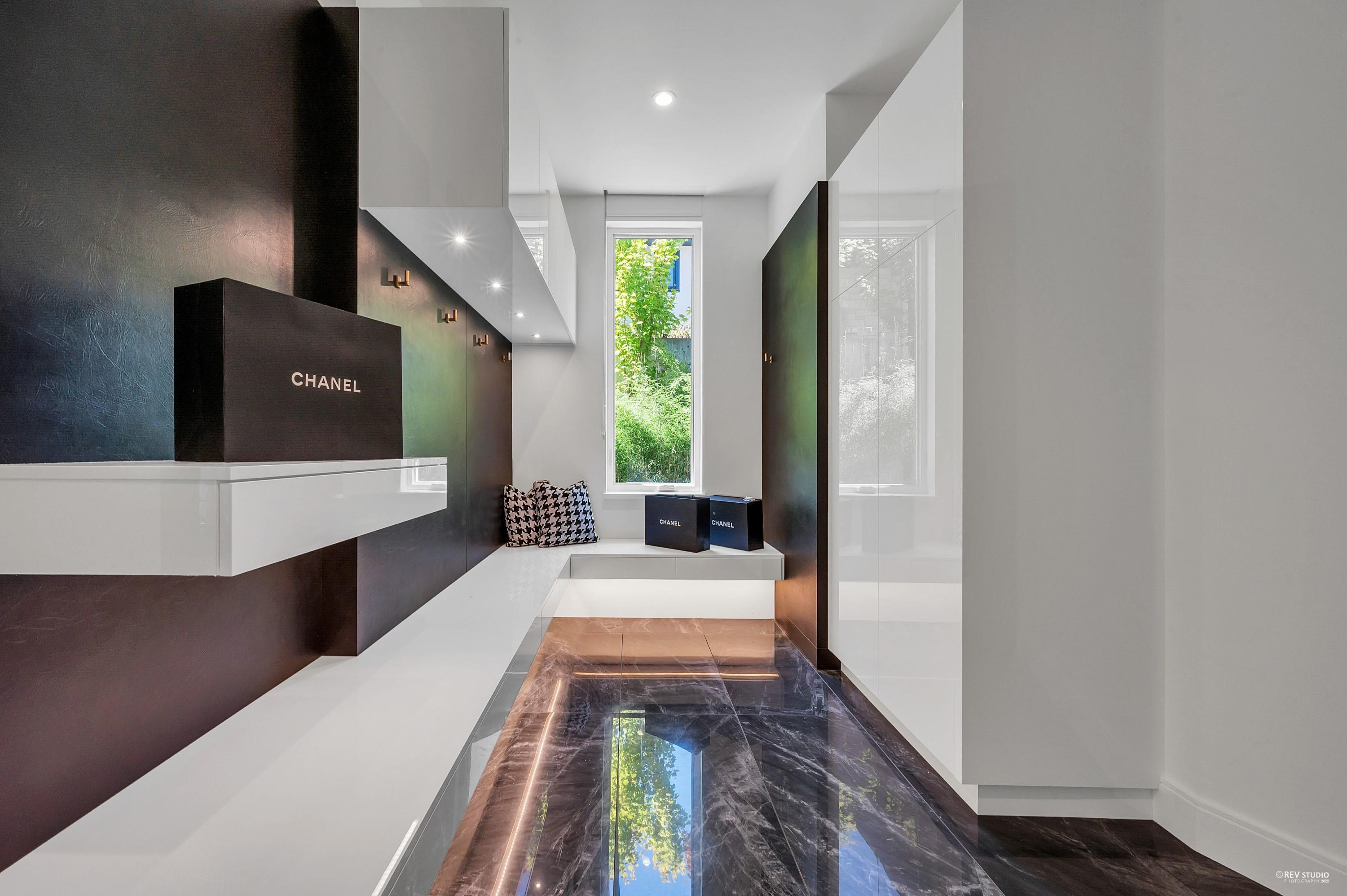 Listing image of 2121 UNION COURT