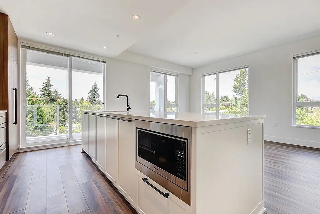 402-6933 CAMBIE STREET, Vancouver, British Columbia Apartment/Condo, 2 Bedrooms, 2 Bathrooms, Residential Attached,For Sale, MLS-R2760710