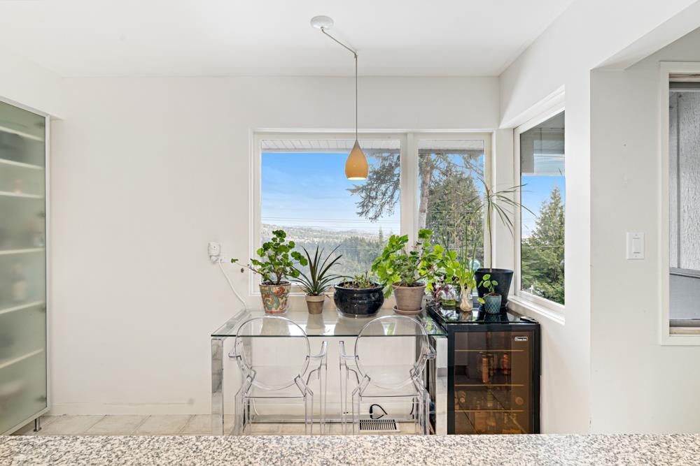 Michael Sung, 68 BONNYMUIR DRIVE, West Vancouver, British Columbia, 3 Bedrooms, 2 Bathrooms, Residential Detached,For Sale ,R2762728