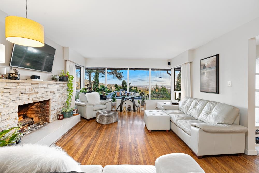 Michael Sung, 68 BONNYMUIR DRIVE, West Vancouver, British Columbia, 3 Bedrooms, 2 Bathrooms, Residential Detached,For Sale ,R2762728