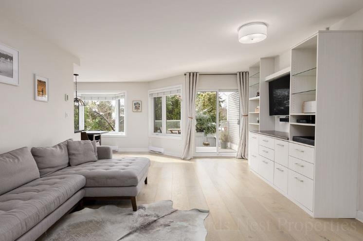 103–4696 W 10th Ave, Vancouver, BC