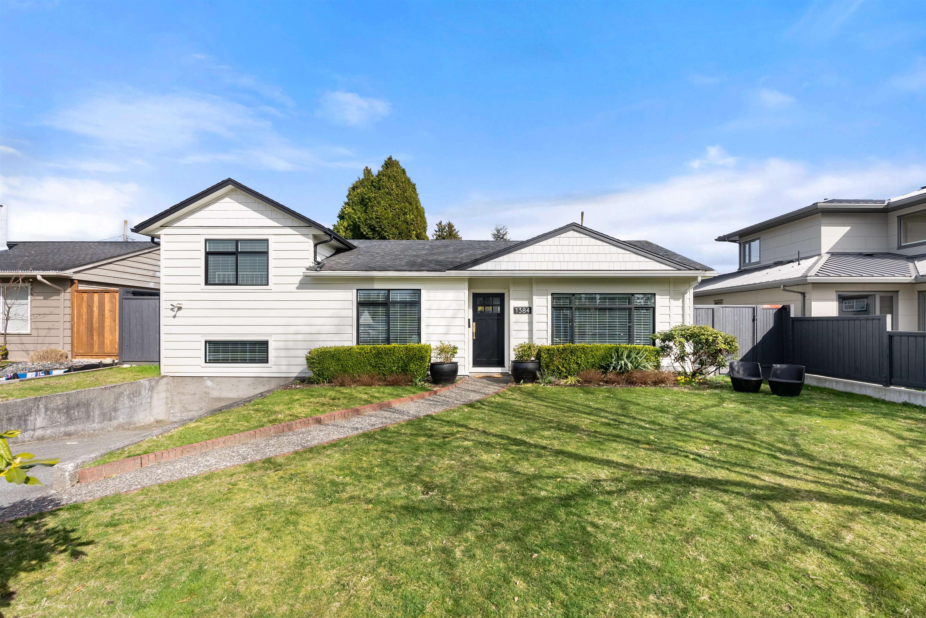 1384 Cottonwood Cres, District of North Vancouver, BC