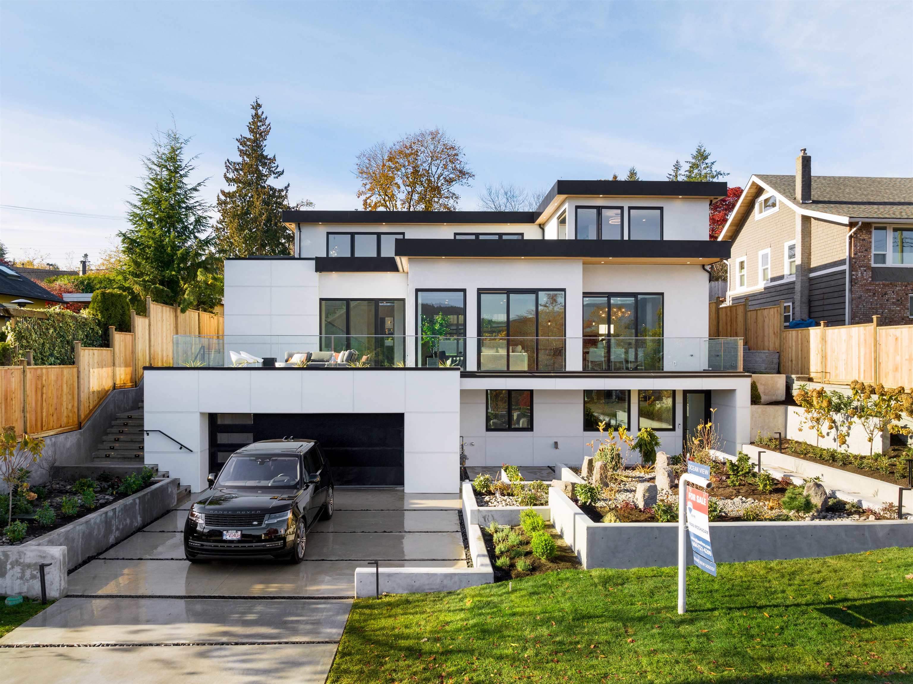 519 Roslyn Blvd, District of North Vancouver, BC