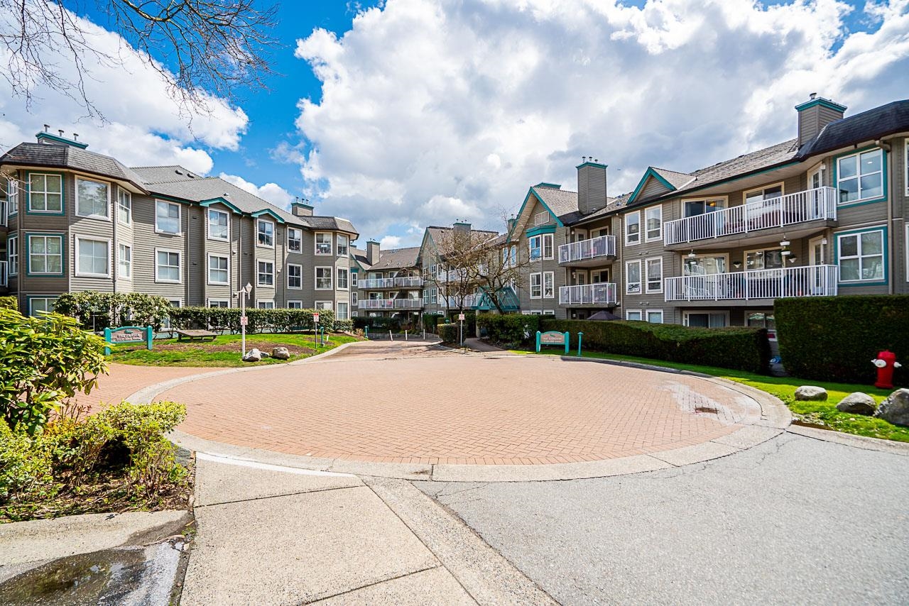 Guildford Apartment/Condo for sale:  2 bedroom 1,052 sq.ft. (Listed 2023-04-14)