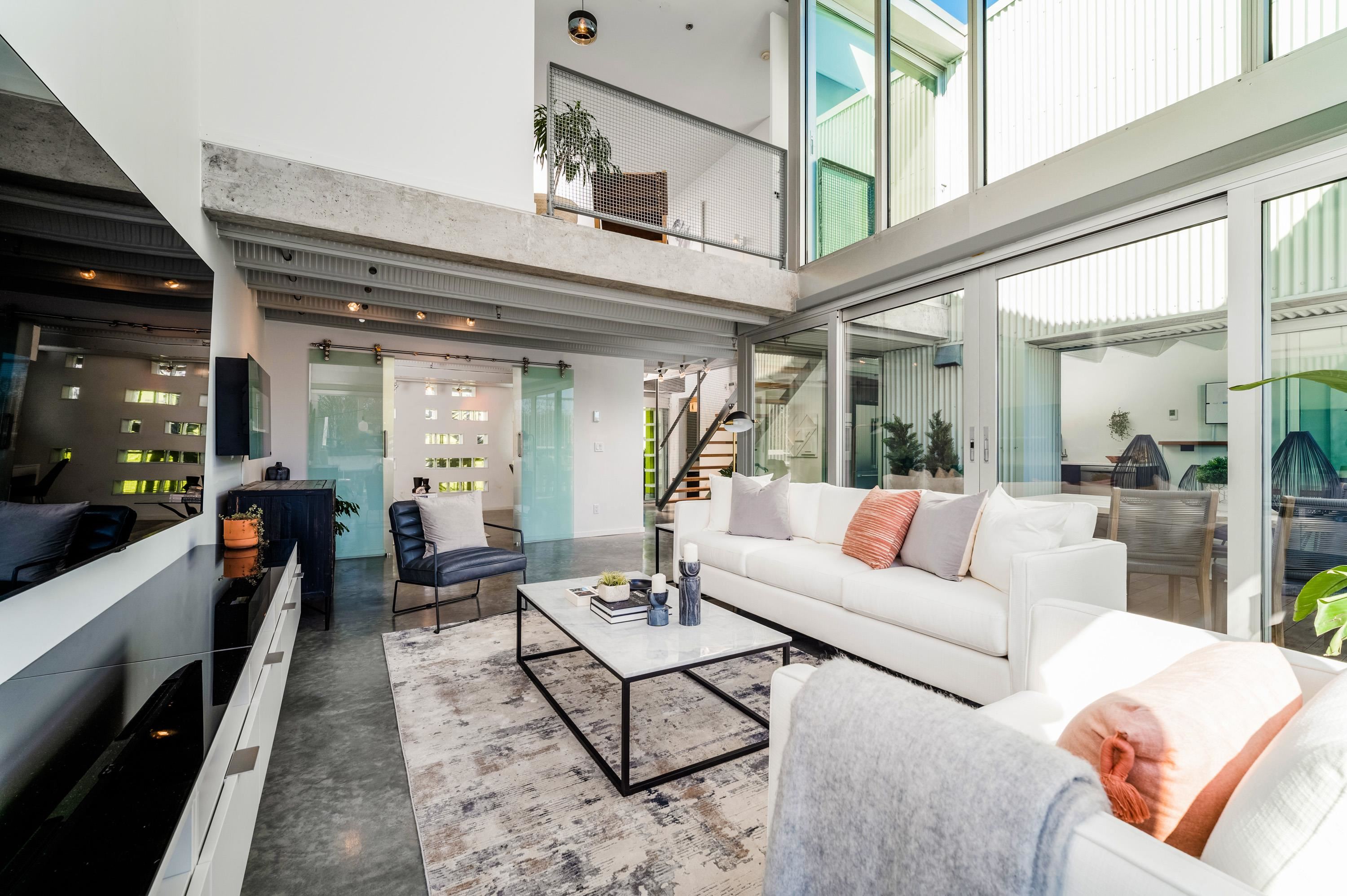 402–4387 W 10th Ave, Vancouver, BC