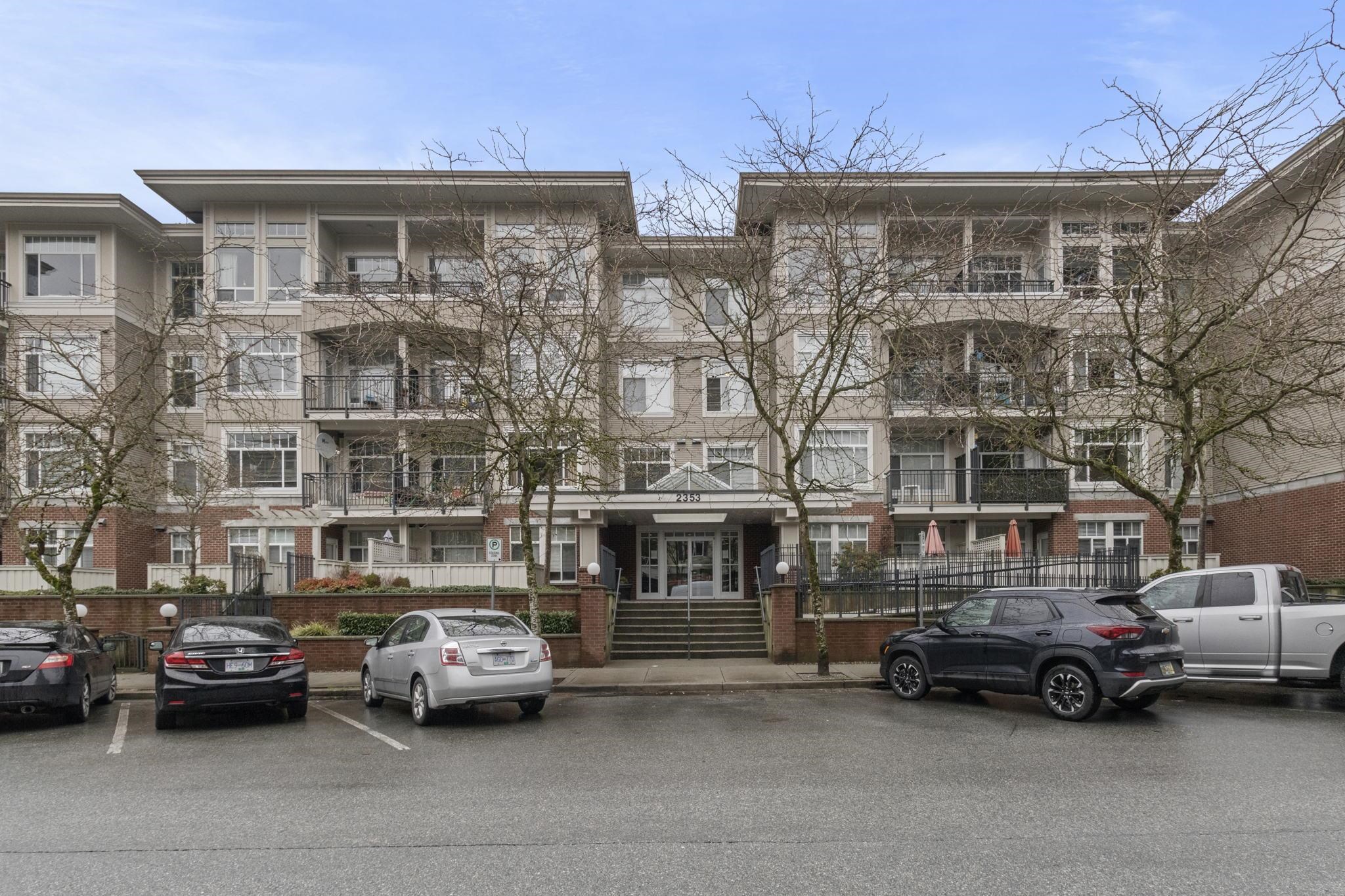 Central Pt Coquitlam Apartment/Condo for sale:  2 bedroom 911 sq.ft. (Listed 2023-04-13)