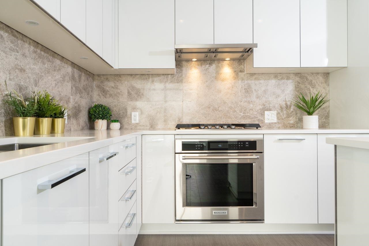 Wilson Lam Realtor, 2601-6700 DUNBLANE AVENUE, Burnaby, British Columbia V5H 0J3, 3 Bedrooms, 2 Bathrooms, Residential Attached,For Sale ,R2769360