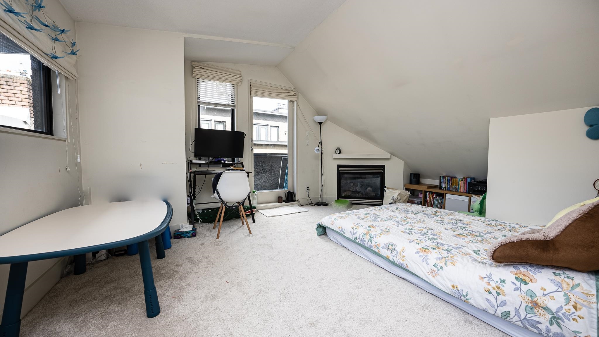 1427 11TH AVENUE, Vancouver, British Columbia V6H 1K9 Townhouse, 2 Bedrooms, 3 Bathrooms, Residential Attached,For Sale, MLS-R2770181