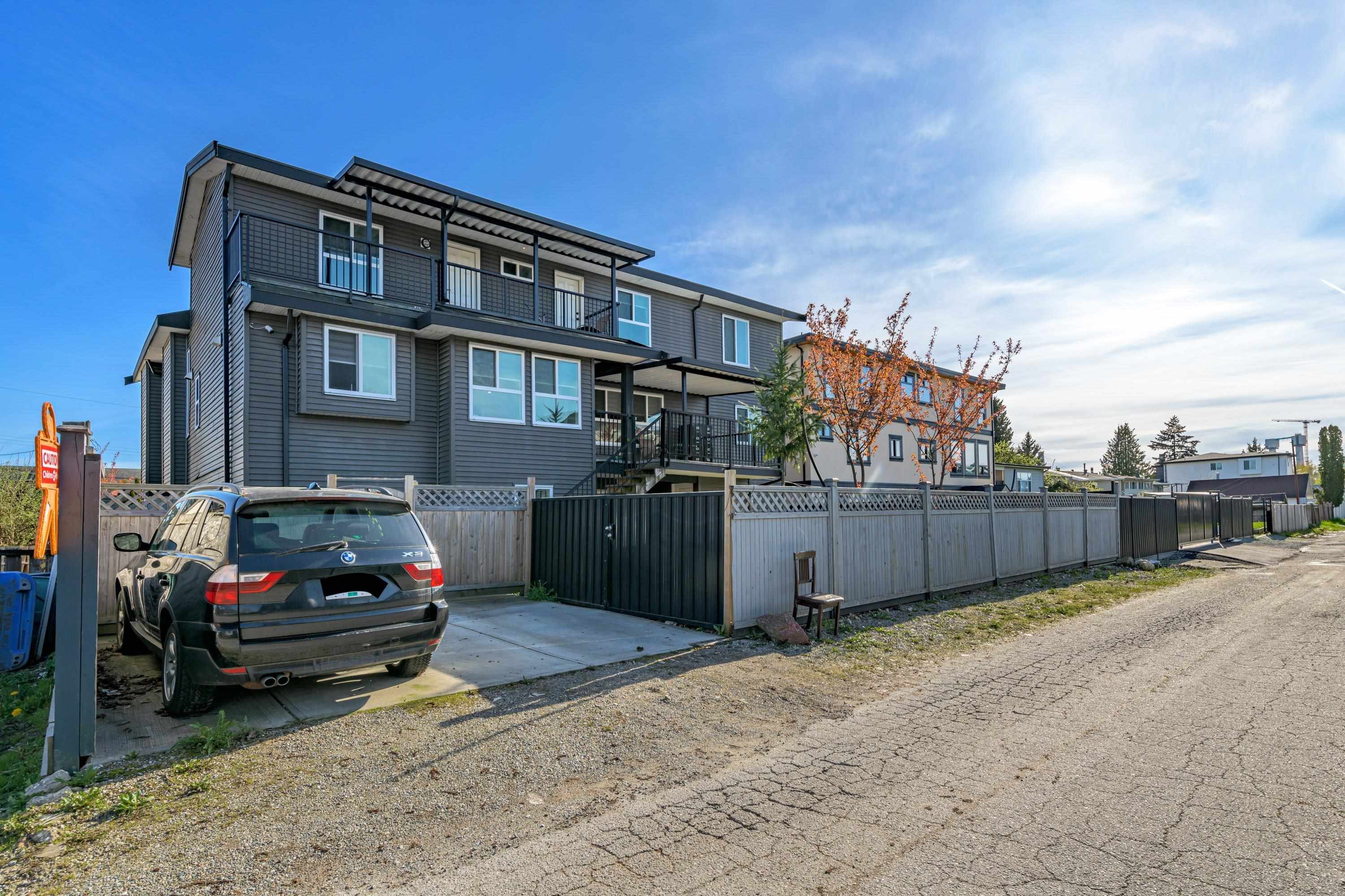 12511 113B AVENUE, Surrey, British Columbia V3V 3M6, 12 Bedrooms Bedrooms, ,8 BathroomsBathrooms,Residential Detached,For Sale,R2771518