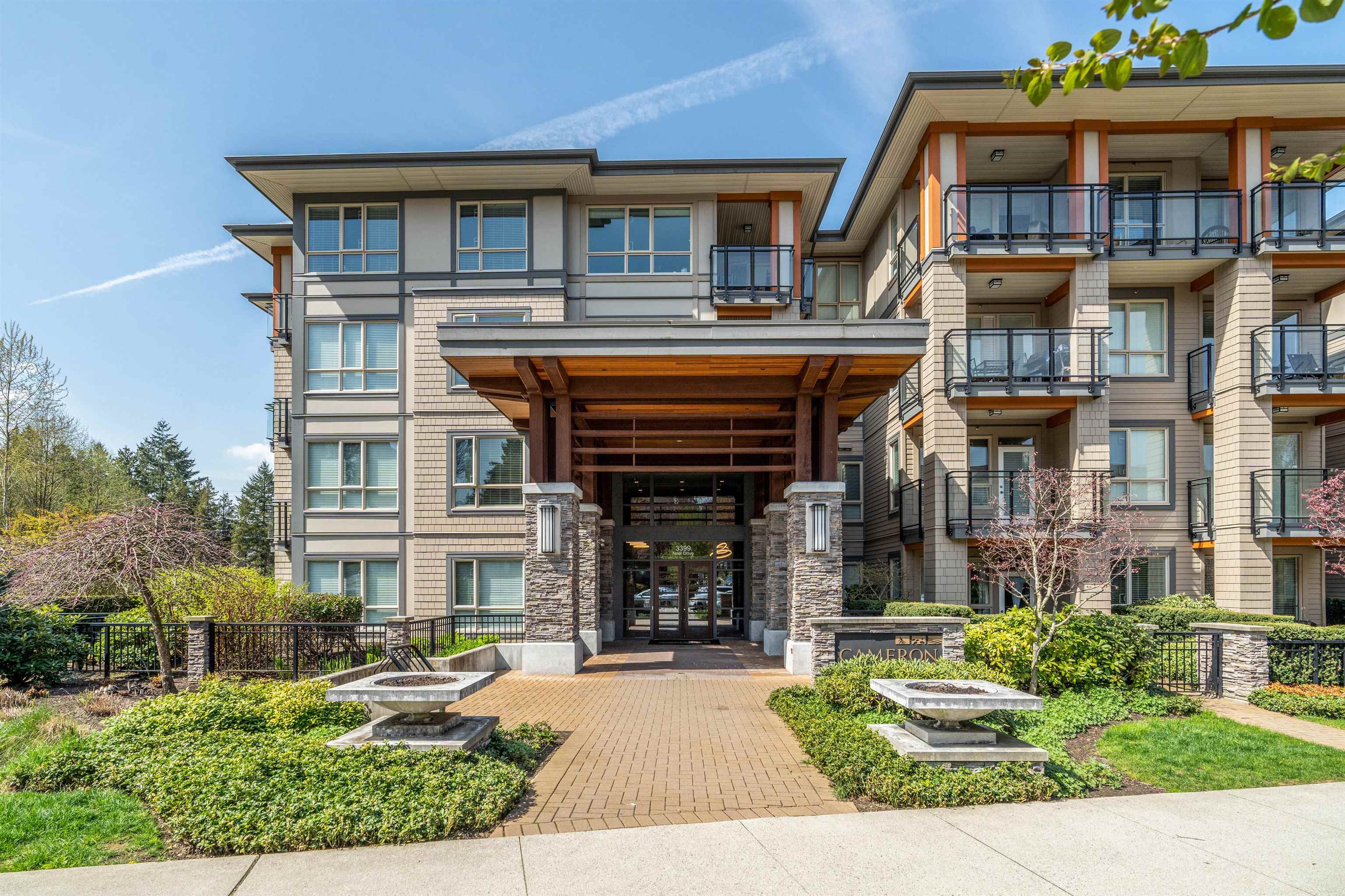 121 3399 Noel Drive Burnaby — For Sale 615,000 R2772743