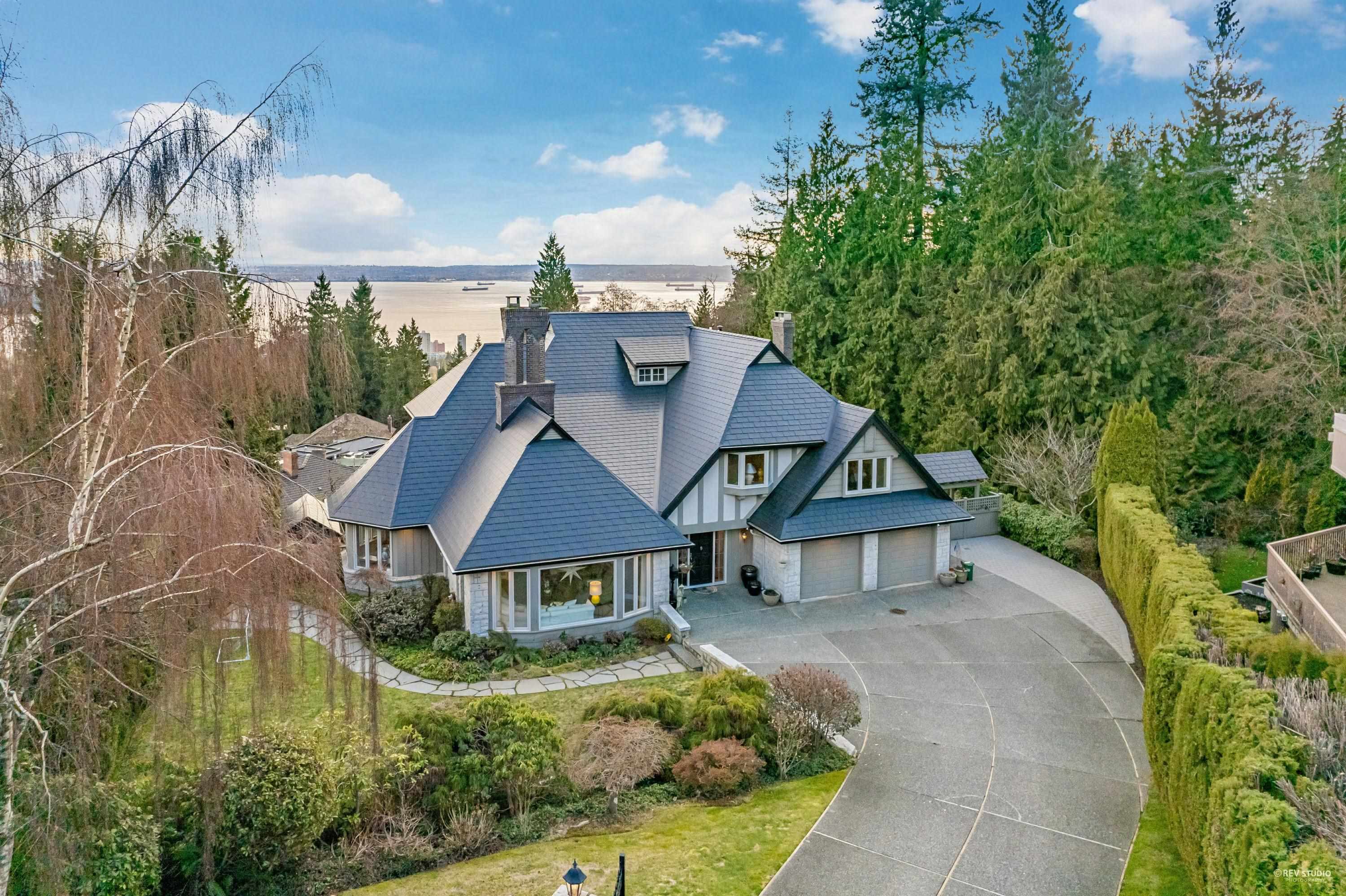 2478 Westhill Crt, West Vancouver, BC