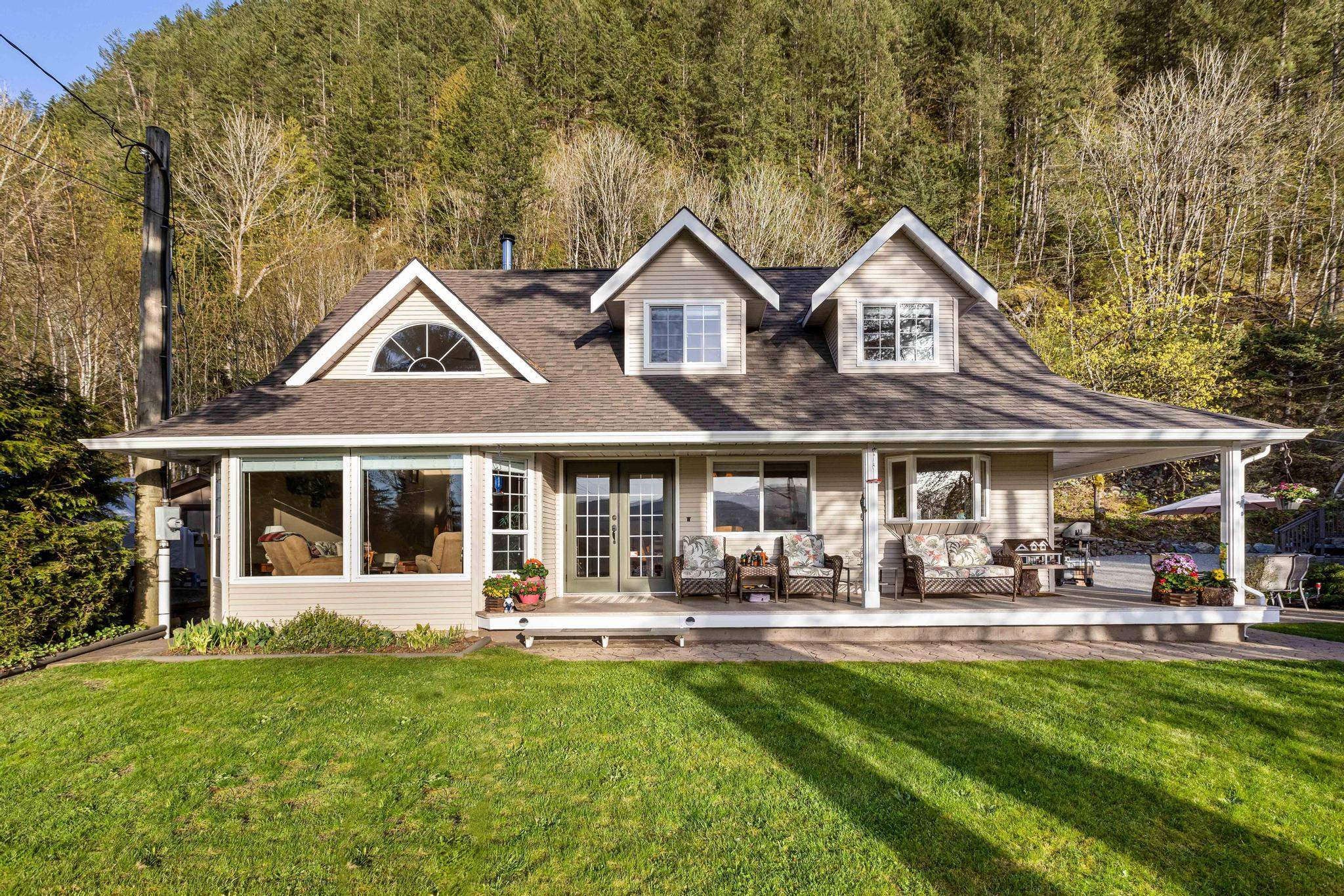 Harrison Lake House/Single Family for sale:  3 bedroom 2,640 sq.ft. (Listed 2023-05-08)