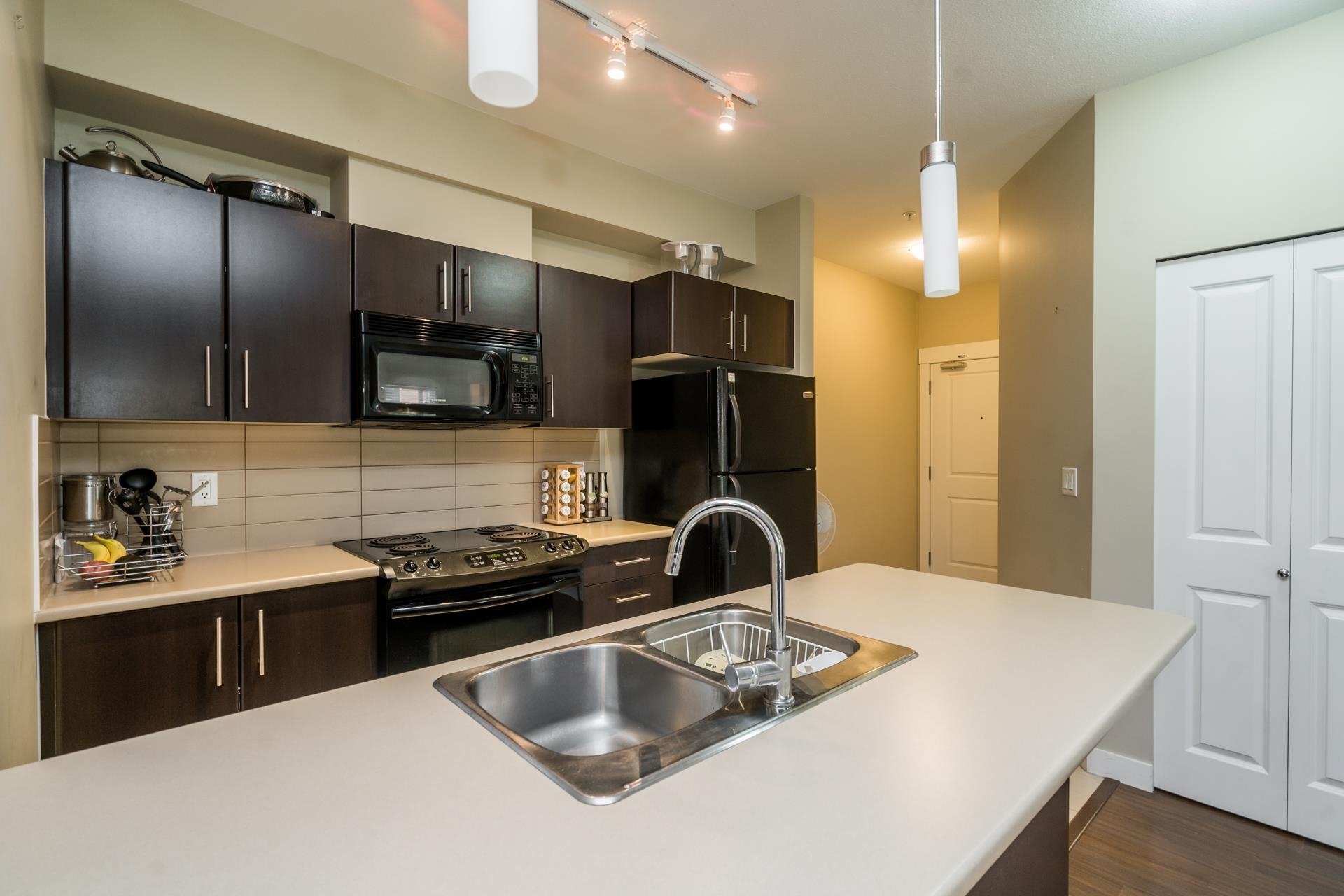 Wilson Lam Realtor, 115-33546 HOLLAND AVENUE, Abbotsford, British Columbia V2S 0C1, 1 Bedroom, 1 Bathroom, Residential Attached,For Sale ,R2774139