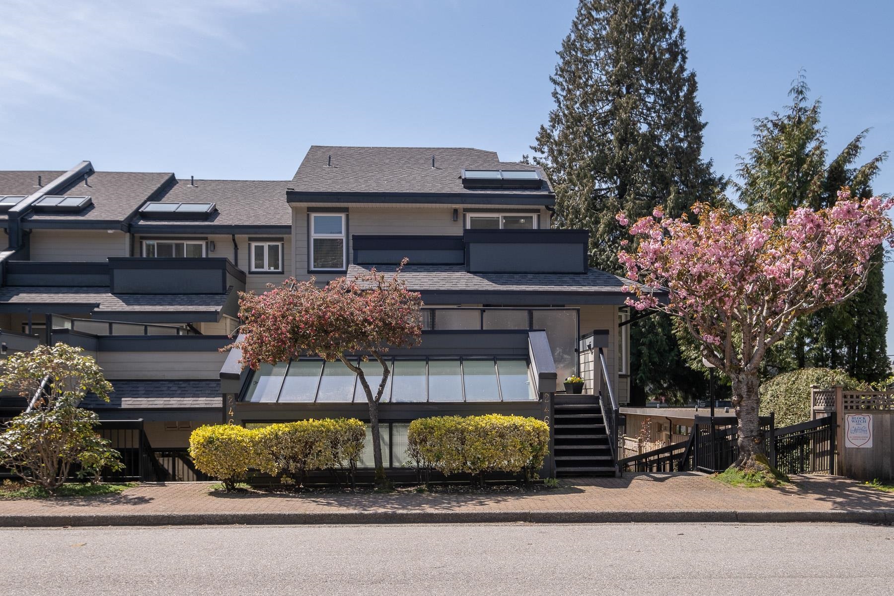 2466 Haywood Ave, West Vancouver, BC
