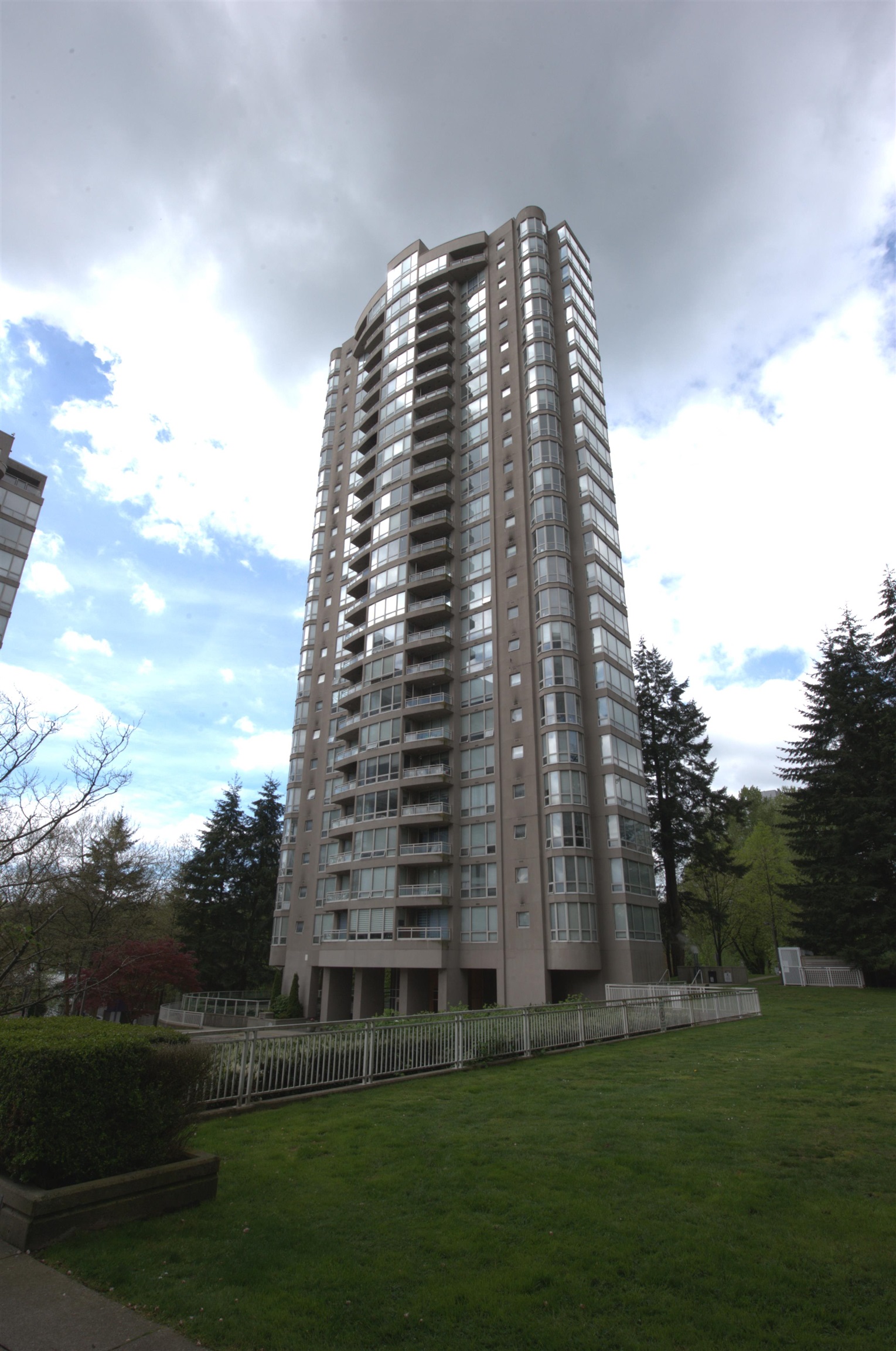 1901-9603 MANCHESTER DRIVE, Burnaby, British Columbia, 2 Bedrooms Bedrooms, ,2 BathroomsBathrooms,Residential Attached,For Sale,R2775482