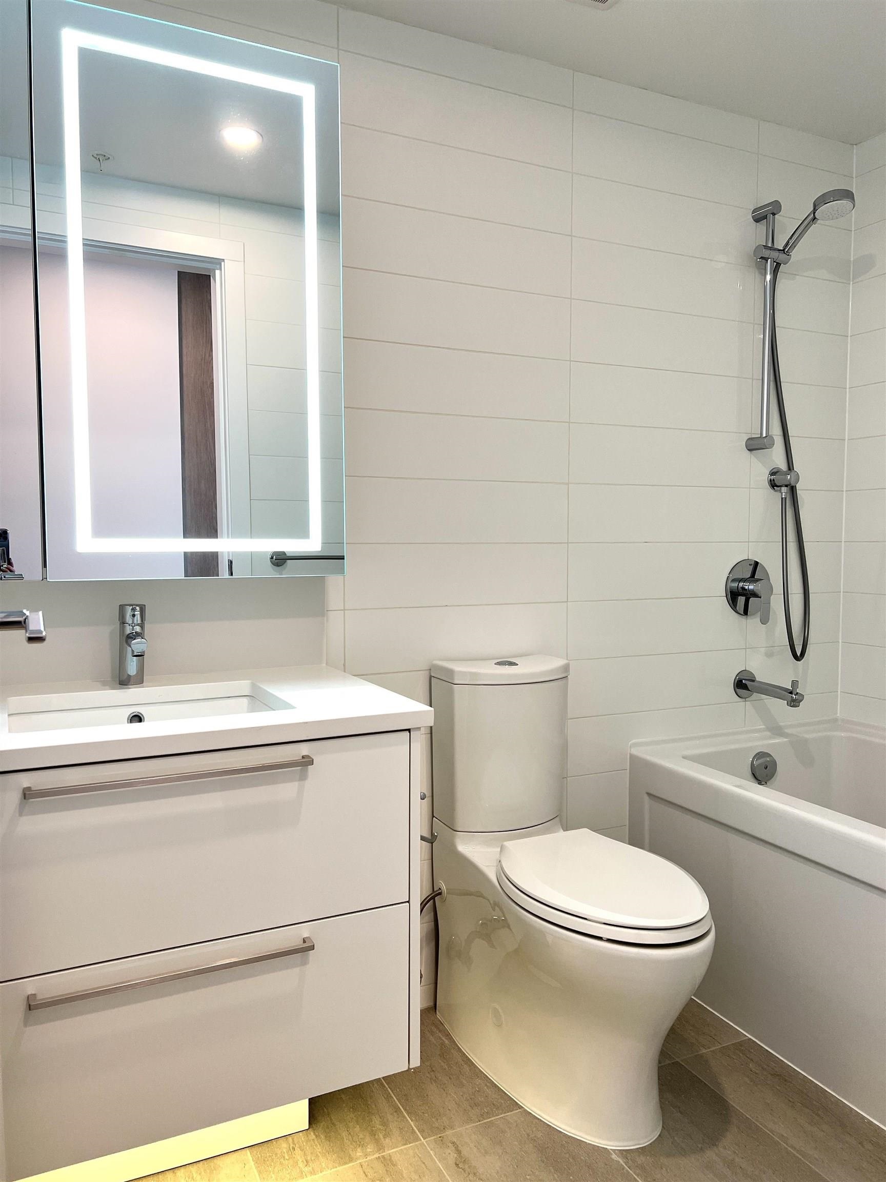 Michael Sung, 2101-6398 SILVER AVENUE, Burnaby, British Columbia, 3 Bedrooms, 2 Bathrooms, Residential Attached,For Sale ,R2775522