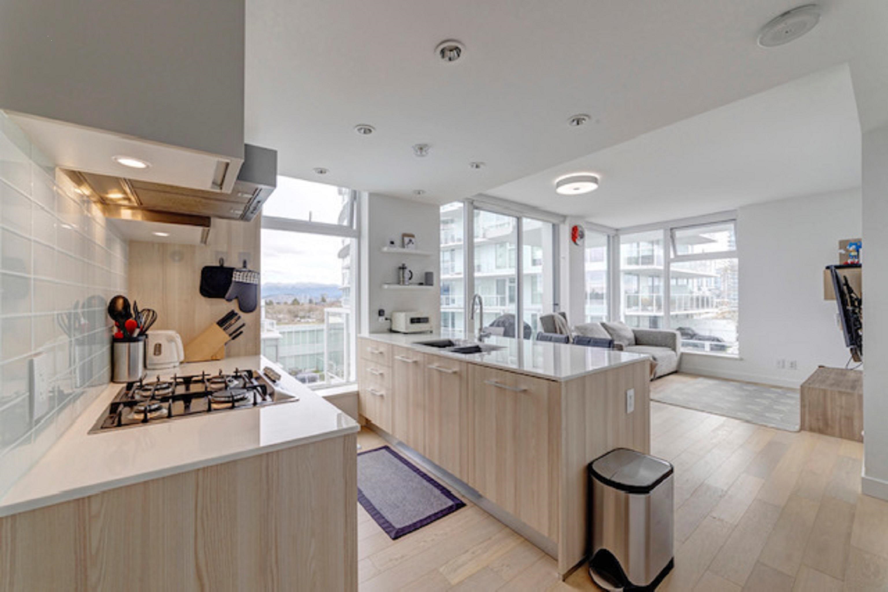 802–2221 E 30th Ave, Vancouver, BC