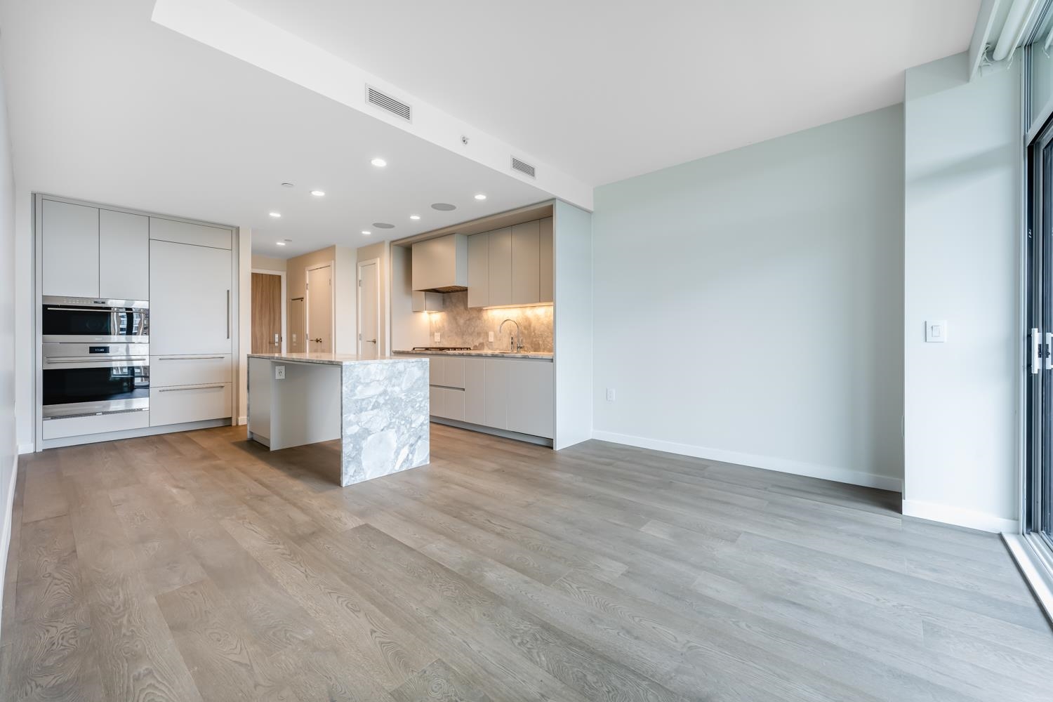1502-7433 CAMBIE STREET, Vancouver, British Columbia, 1 Bedroom Bedrooms, ,1 BathroomBathrooms,Residential Attached,For Sale,R2777057