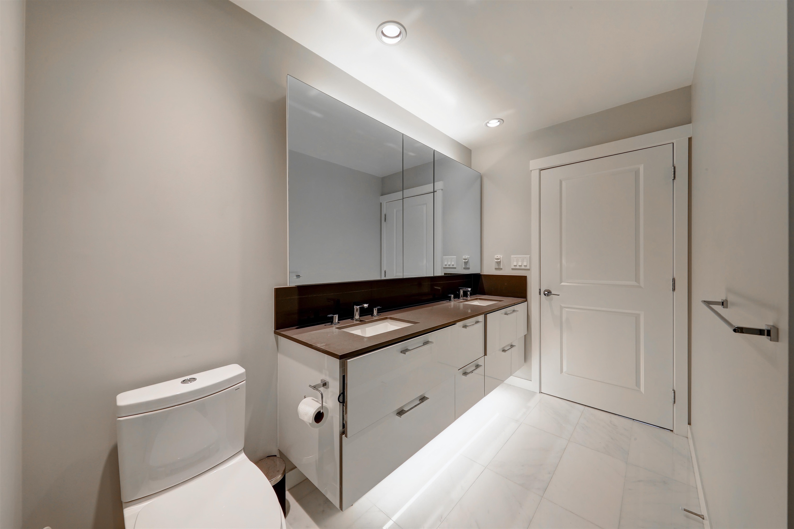 Wilson Lam Realtor, 403-3487 BINNING ROAD, Vancouver, British Columbia V6S 0K8, 3 Bedrooms, 2 Bathrooms, Residential Attached,For Sale ,R2777237