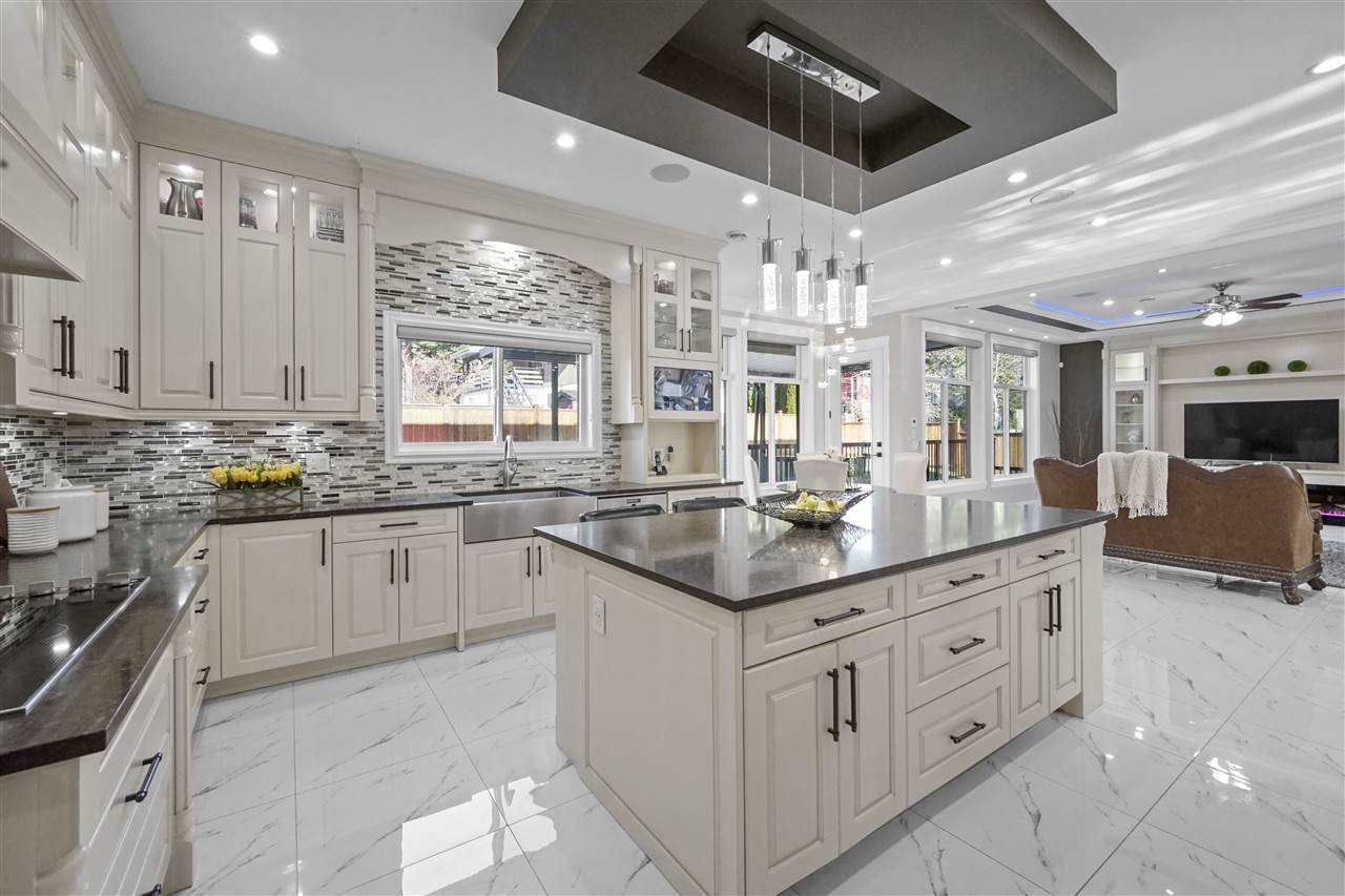 Wilson Lam Realtor, 40231 KINTYRE DRIVE, Squamish, British Columbia V8B 0J6, 11 Bedrooms, 10 Bathrooms, Residential Detached,For Sale ,R2777516