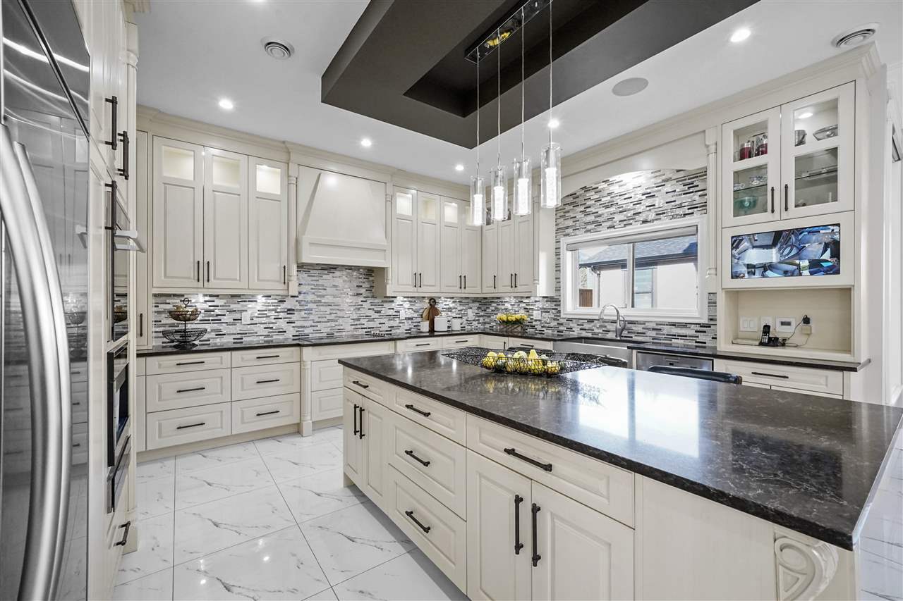 Wilson Lam Realtor, 40231 KINTYRE DRIVE, Squamish, British Columbia V8B 0J6, 11 Bedrooms, 10 Bathrooms, Residential Detached,For Sale ,R2777516