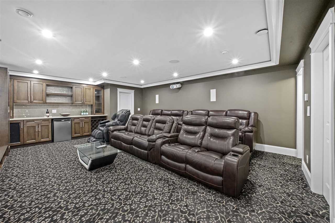 Wilson Lam Realtor, 40231 KINTYRE DRIVE, Squamish, British Columbia V8B 0J6, 11 Bedrooms, 10 Bathrooms, Residential Detached,For Sale ,R2777516